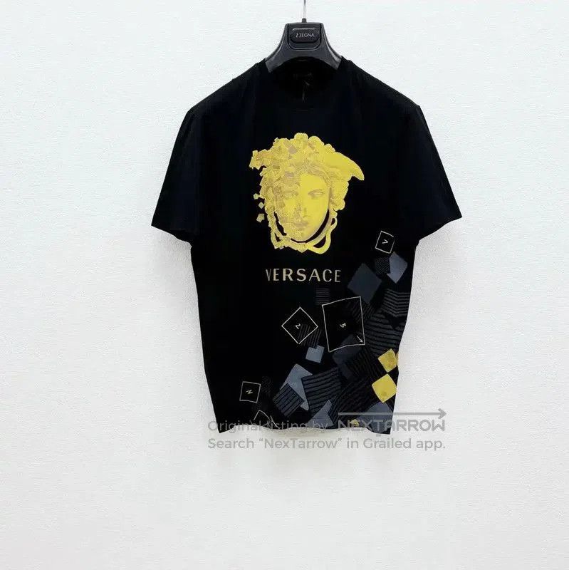 Versace Versace Black Printed Cotton T-Shirt for Men . Size US S / EU 44-46 / 1 - 1 Thumbnail