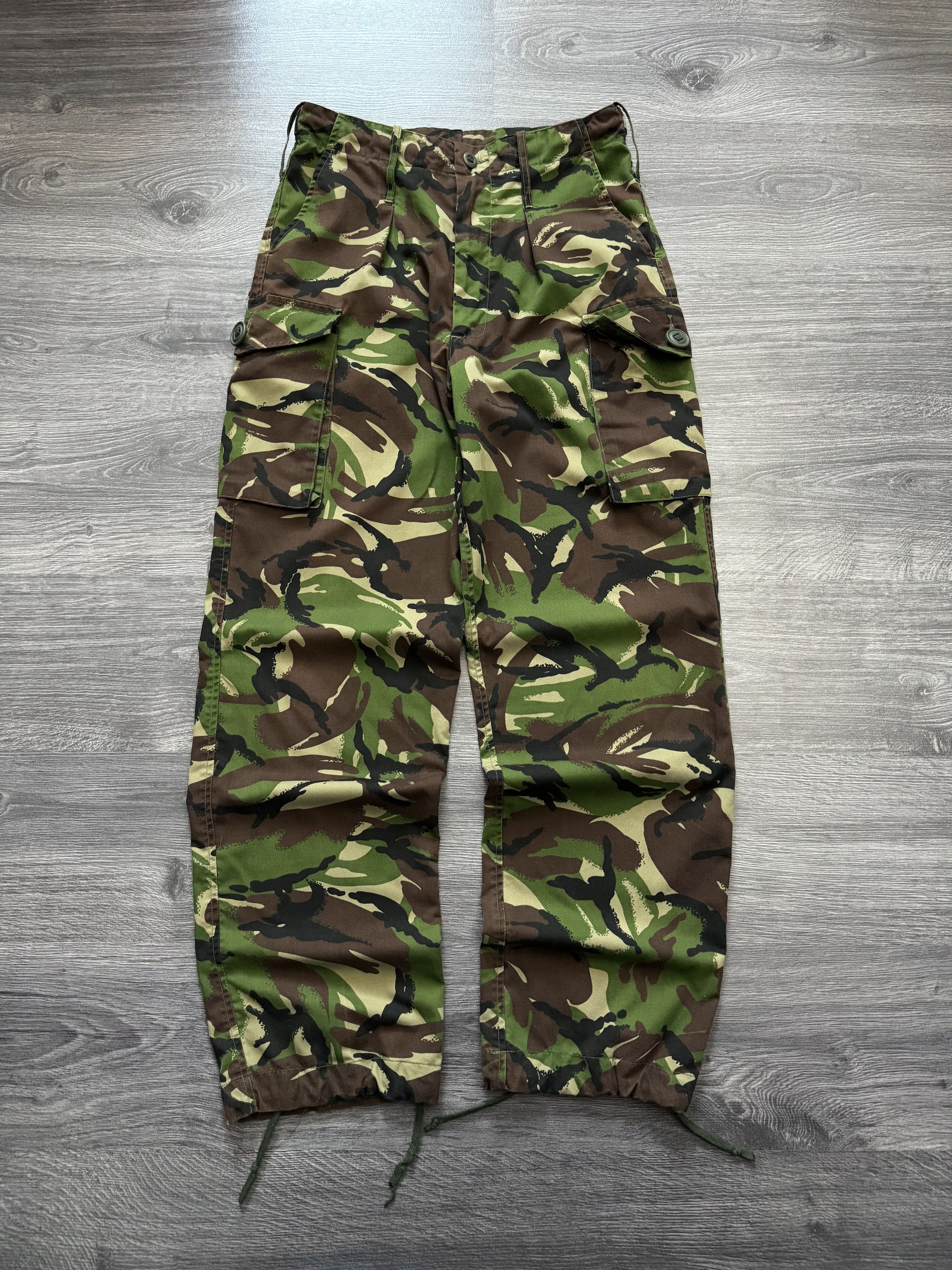 Vintage Vintage Military Camo Pants Baggy Cargos y2k Size US 30 / EU 46 - 1 Thumbnail