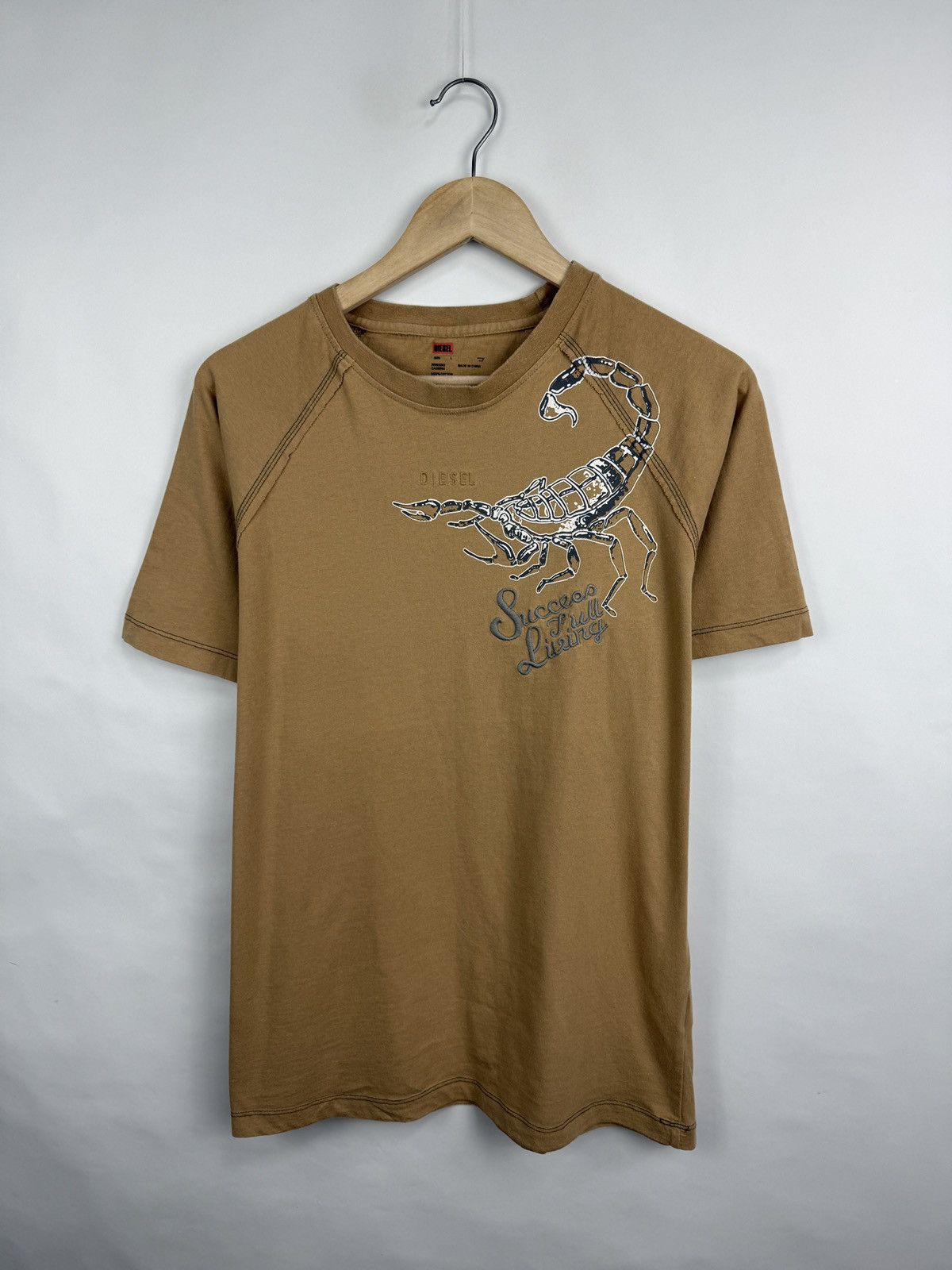 Diesel 🇺🇸 Vintage 90s Diesel Scorpion Success Is All Living T-Shirt Size US L / EU 52-54 / 3 - 2 Thumbnail