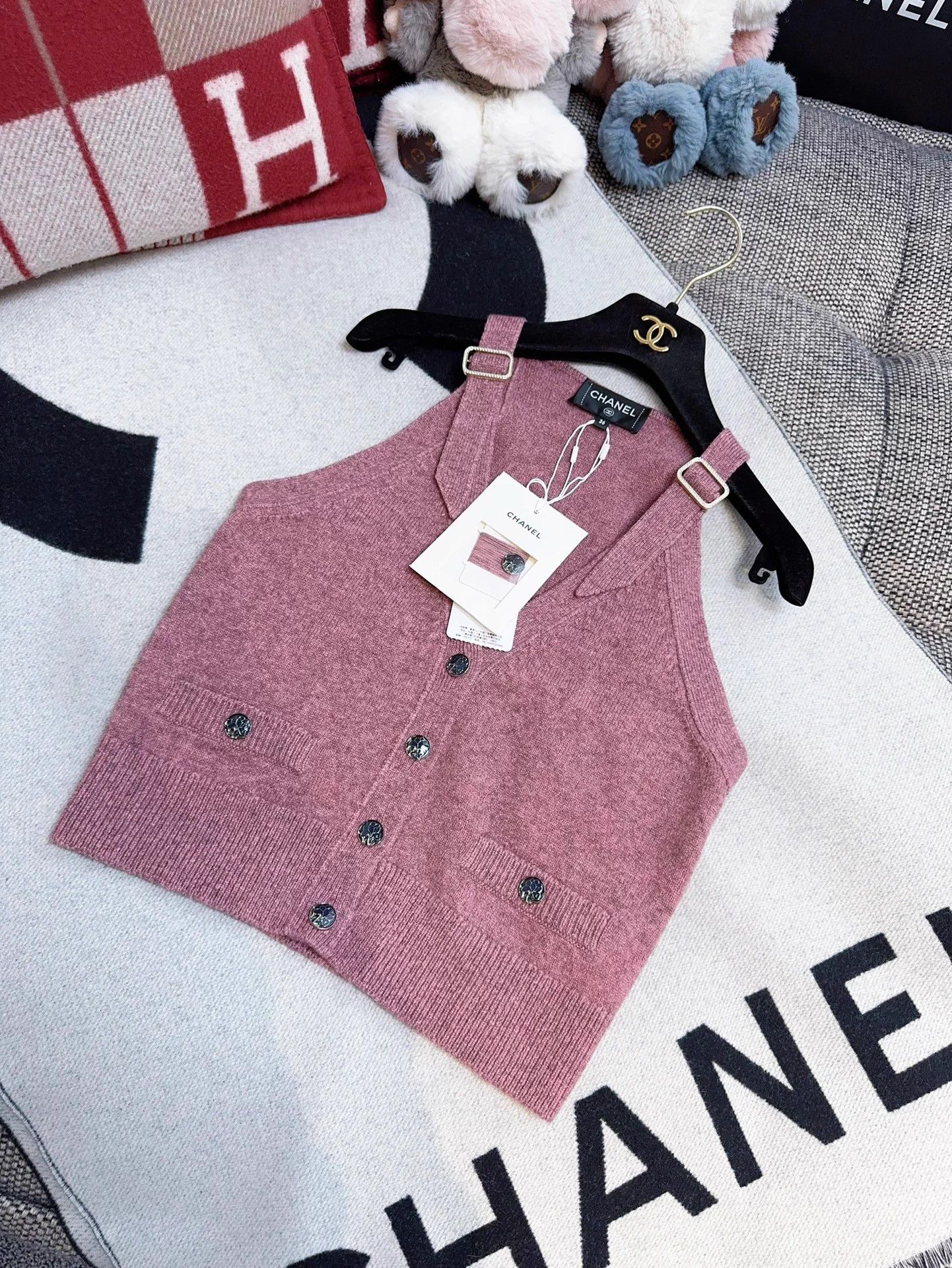 Chanel Chanel 25A blush pink V-neck crystal tie vest 36 Size XS / US 0-2 / IT 36-38 - 3 Thumbnail