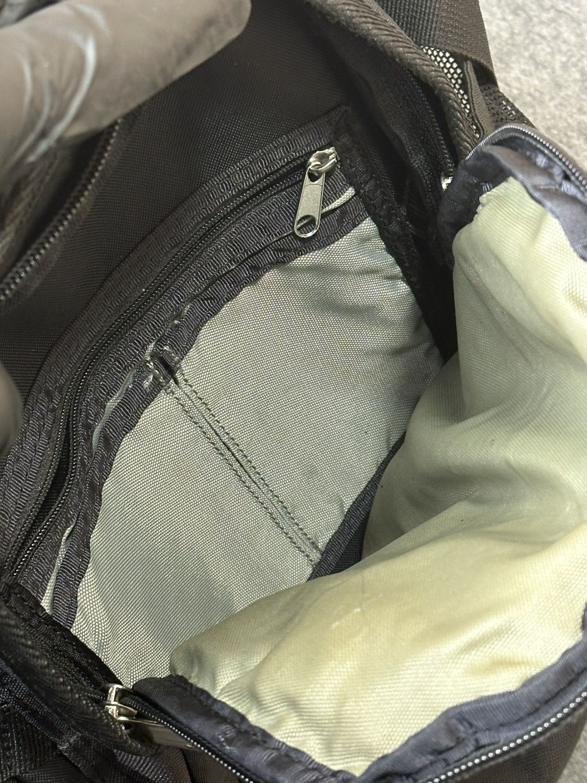 Nike Nike Y2K archive backpack with mesh side pockets. Size ONE SIZE - 15 Thumbnail