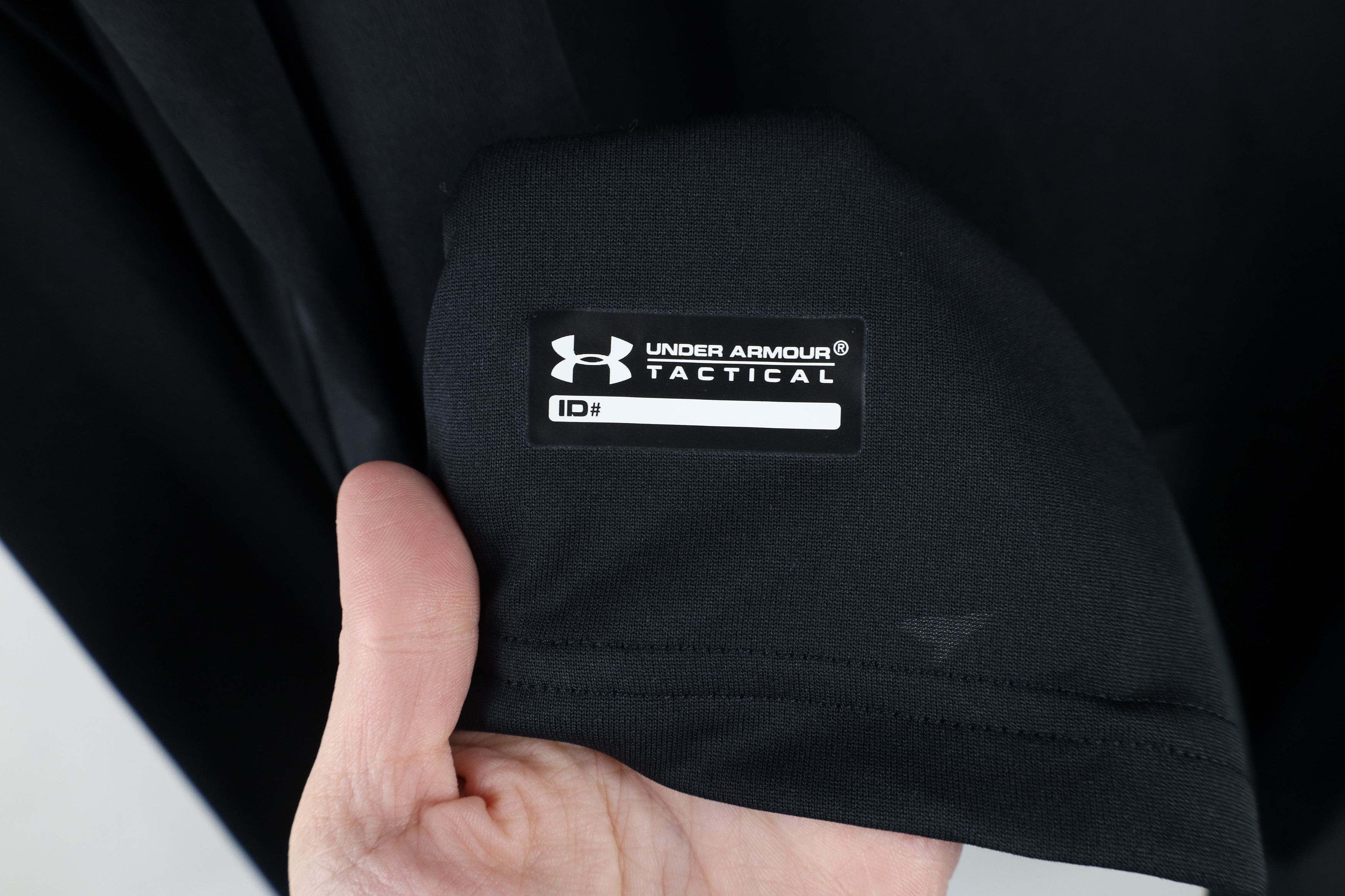 Under Armour × Vintage New Under Armour HeatGear Long Sleeve Tech T-Shirt Black Size US L / EU 52-54 / 3 - 4 Thumbnail