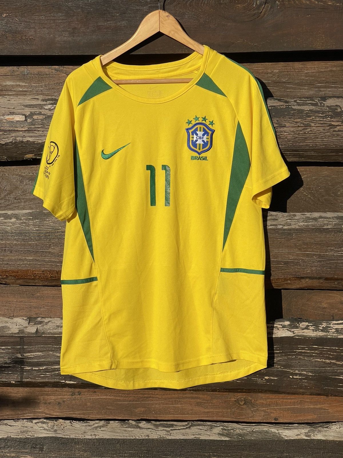 Nike 2002 Nike Brazil #11 Ronaldinho soccer jersey vintage Size US L / EU 52-54 / 3 - 1 Thumbnail
