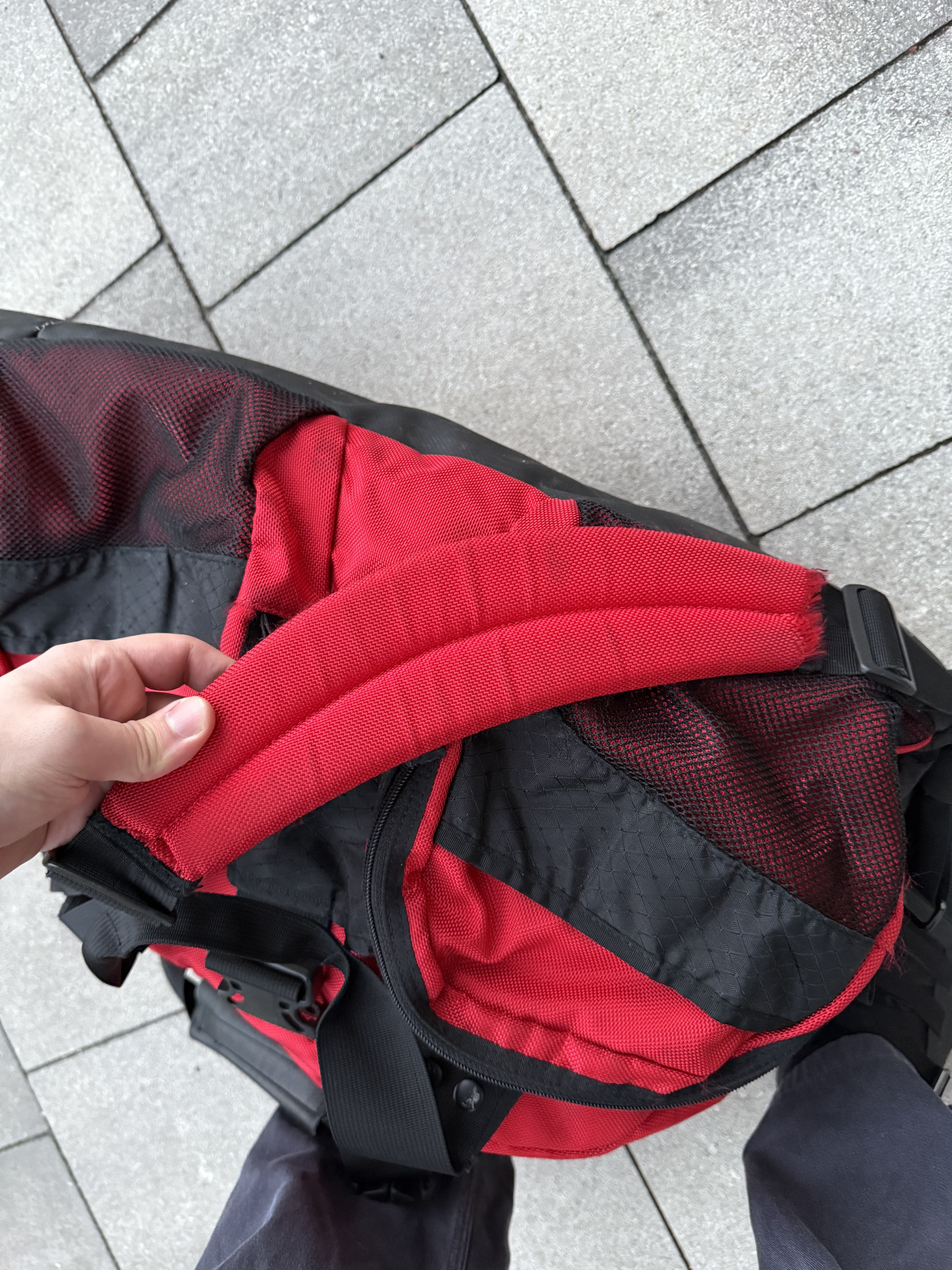 Oakley × Vintage Vintage Y2K Oakley Icon 2.0 Duffle Bag Size ONE SIZE - 16 Thumbnail