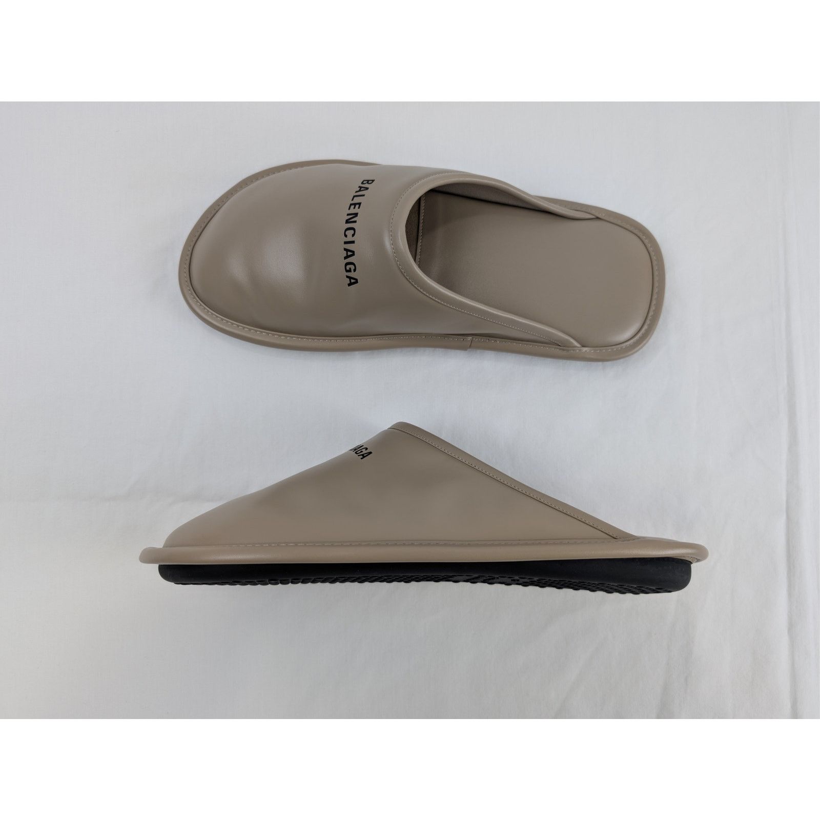 Balenciaga o1rshd1 Carrera Lux Calfskin Home Flat Slipper Taupe/Black Size US 9 / EU 42 - 1 Thumbnail