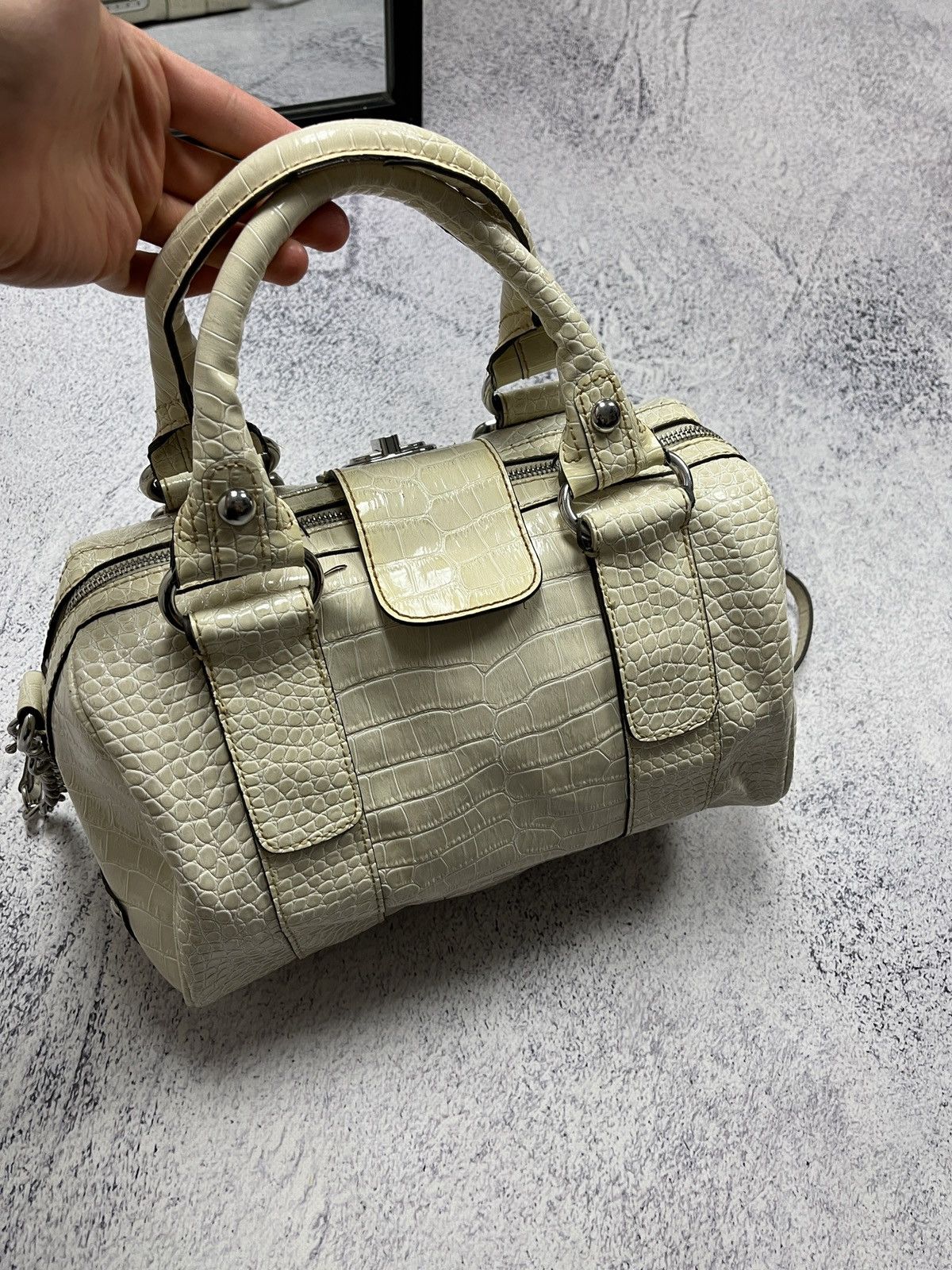 Guess Guess Vintage Buckle Logo Shoulder Bag 00’s Y2k Avant Garde Size ONE SIZE - 7 Thumbnail