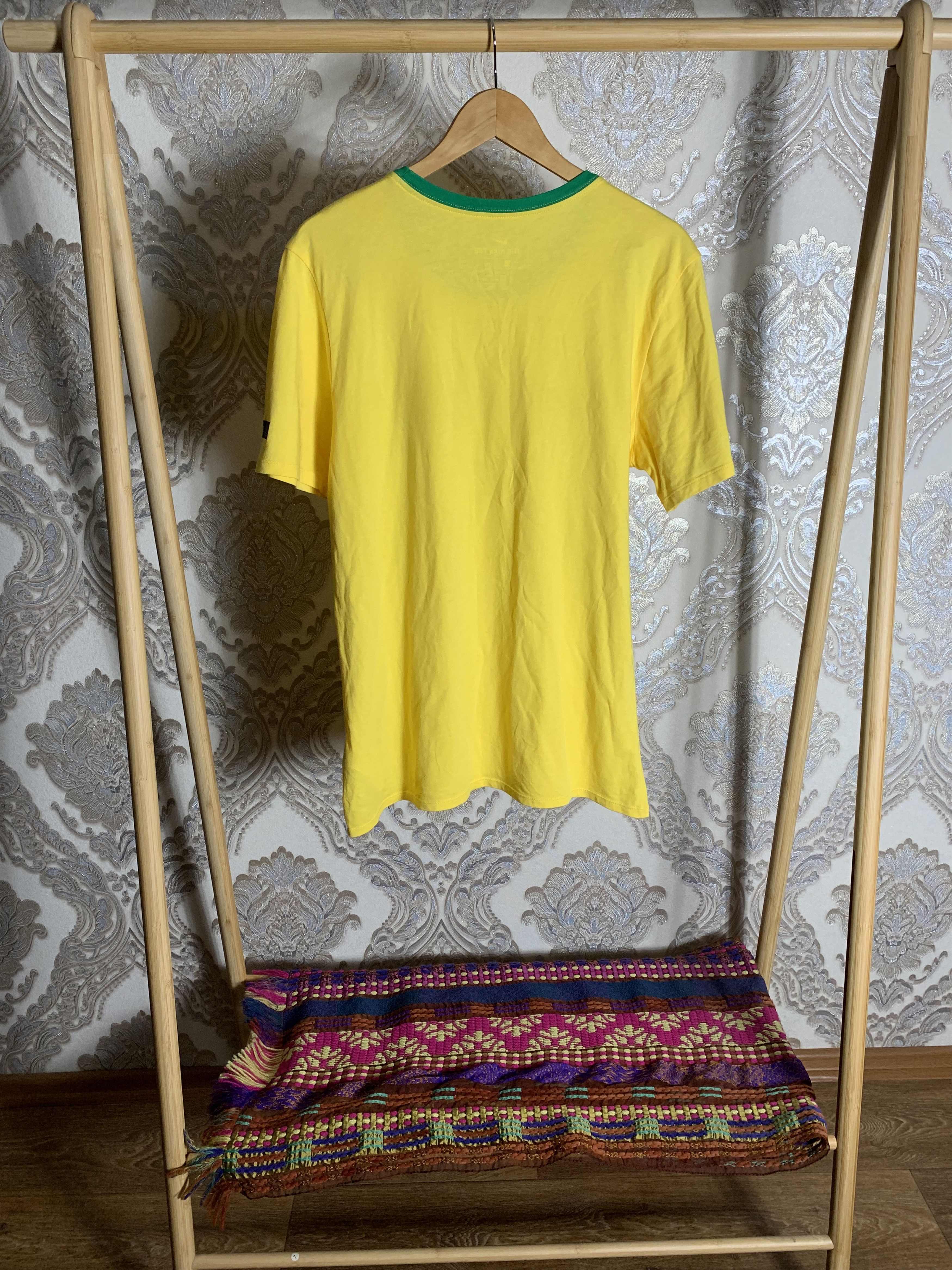 Nike VINTAGE NIKE BRAZIL RETRO SOCCER TEE JERSRY BLOKE Y2K 90s Size US L / EU 52-54 / 3 - 7 Thumbnail
