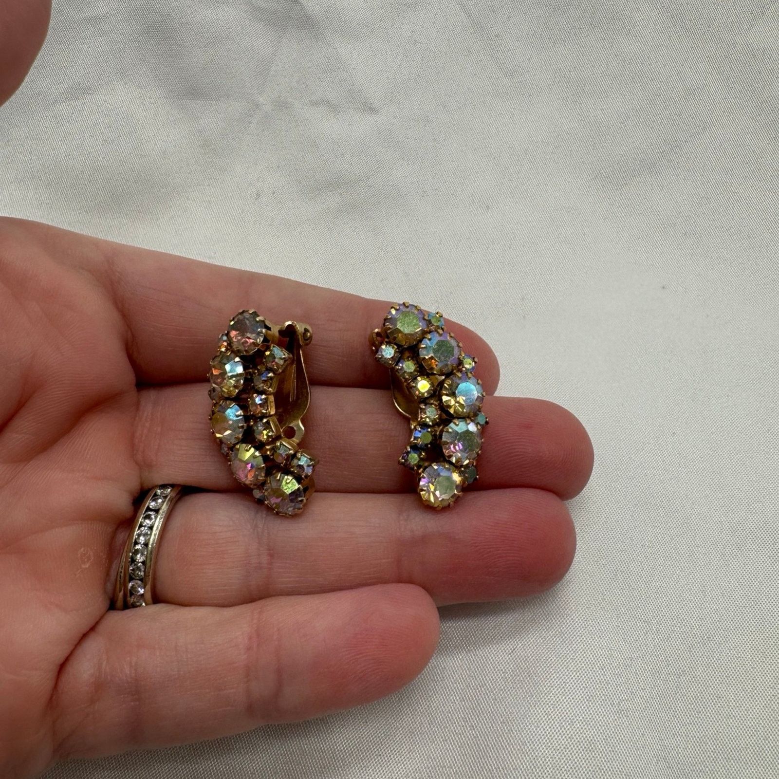 NBDN Nobrandedon VTG Karu Arke Aurora Borealis clip earrings Size ONE SIZE - 2 Thumbnail