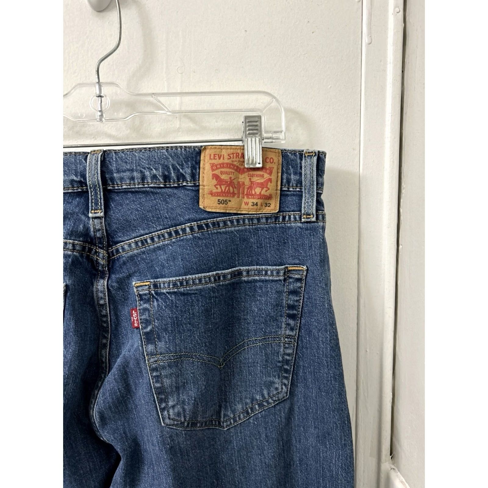 Levi's Levi's 505 Regular Fit Jeans Mens 34x31 Medium Wash Denim Straight Leg Blue Cotton Logo 5-Pocket Size US 34 / EU 50 - 4 Thumbnail