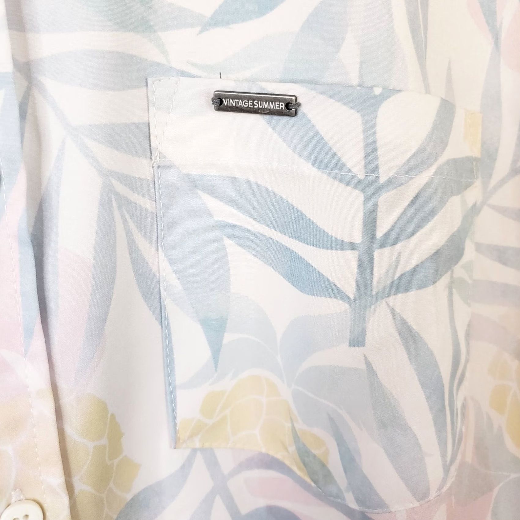 Vintage VINTAGE Hawaiian Shirt Mens XL Blue Floral Beachy Camp Tiki Enow Poly Spandex Shirt (Vintage Summer) Size US XL / EU 56 / 4 - 6 Thumbnail