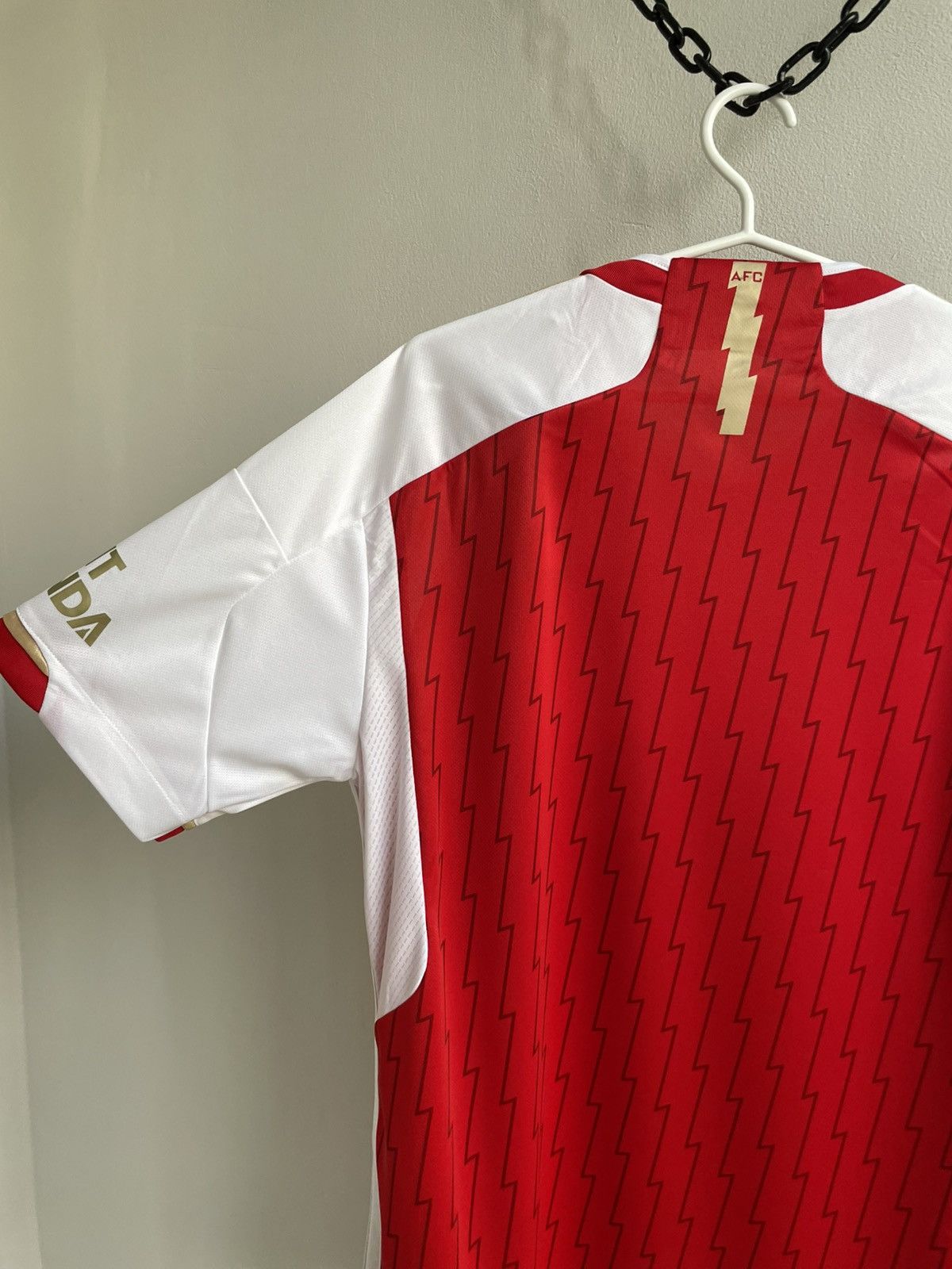 Vintage New Arsenal 2023 2024 Football Shirt Soccer Jersey HR6929 Size US L / EU 52-54 / 3 - 17 Thumbnail