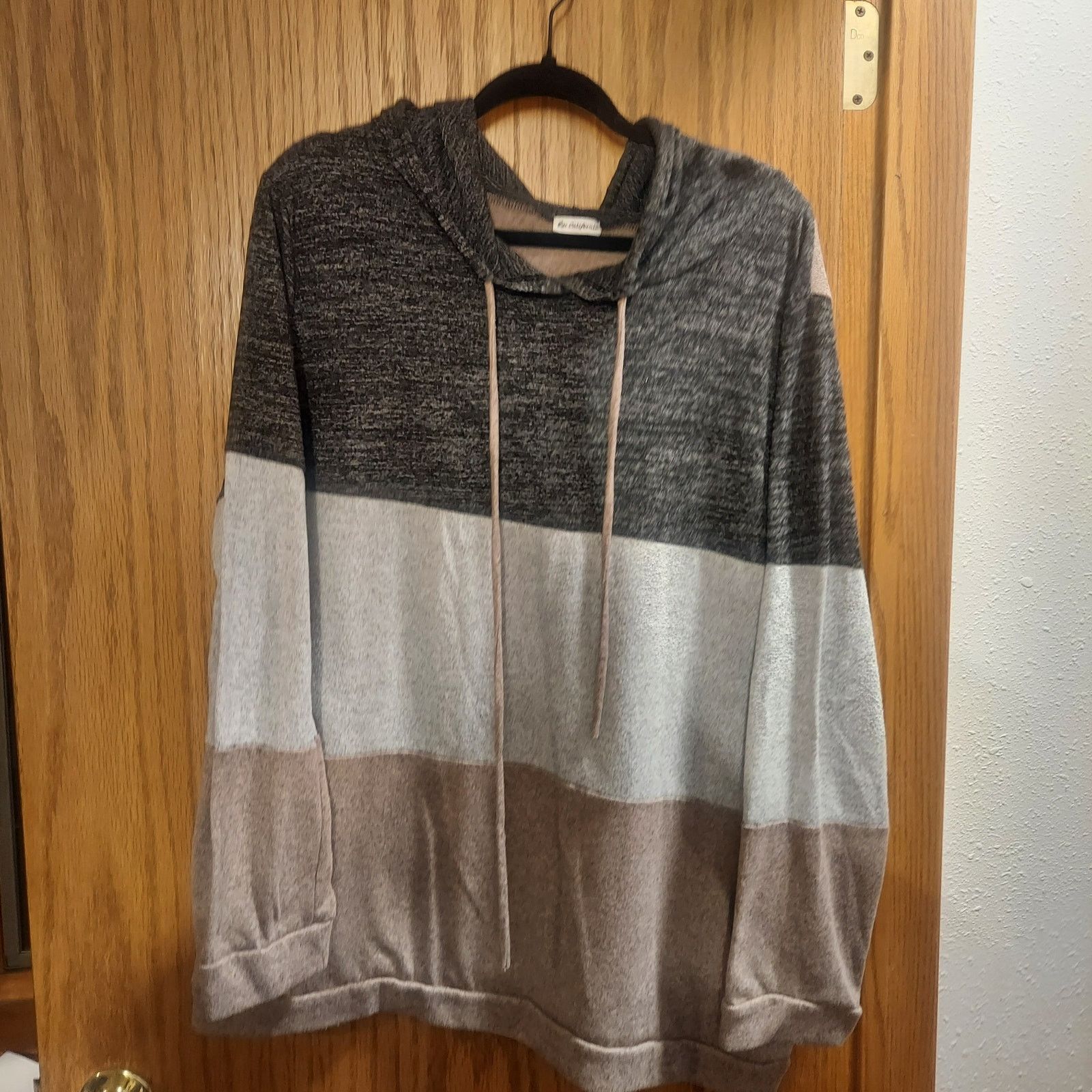 Other Egs California 3x Long sleeve hooded light weight sweatshirt Size 3XL / US 20-22 - 1 Thumbnail