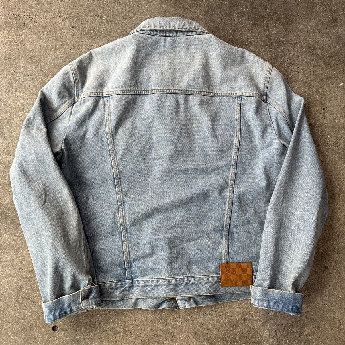Louis Vuitton LOUIS VUITTON EMBROIDERED TRUCKER DENIM JACKET Size US XXL / EU 58 / 5 - 2 Thumbnail