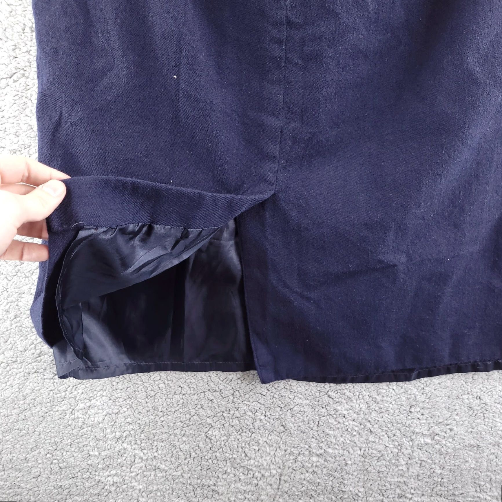 Pendleton Pendleton Navy Blue Wool Pencil Skirt Women's Large Knee Length USA Made Pencil Skirt Womens Wool Pendleton Navy Blue 90s USA Theme Size 36" / US 14 / IT 50 - 6 Thumbnail