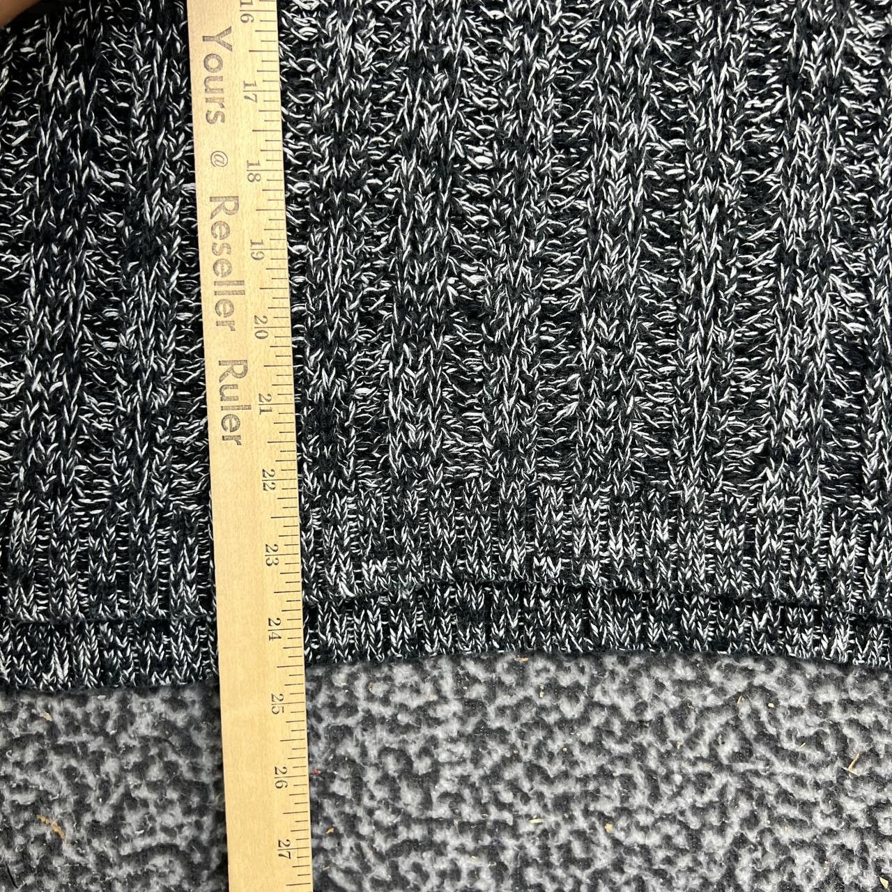 Gap GAP Sweater Women XS Black Marled Knit Long Sleeve Crew Neck Size XS / US 0-2 / IT 36-38 - 4 Thumbnail