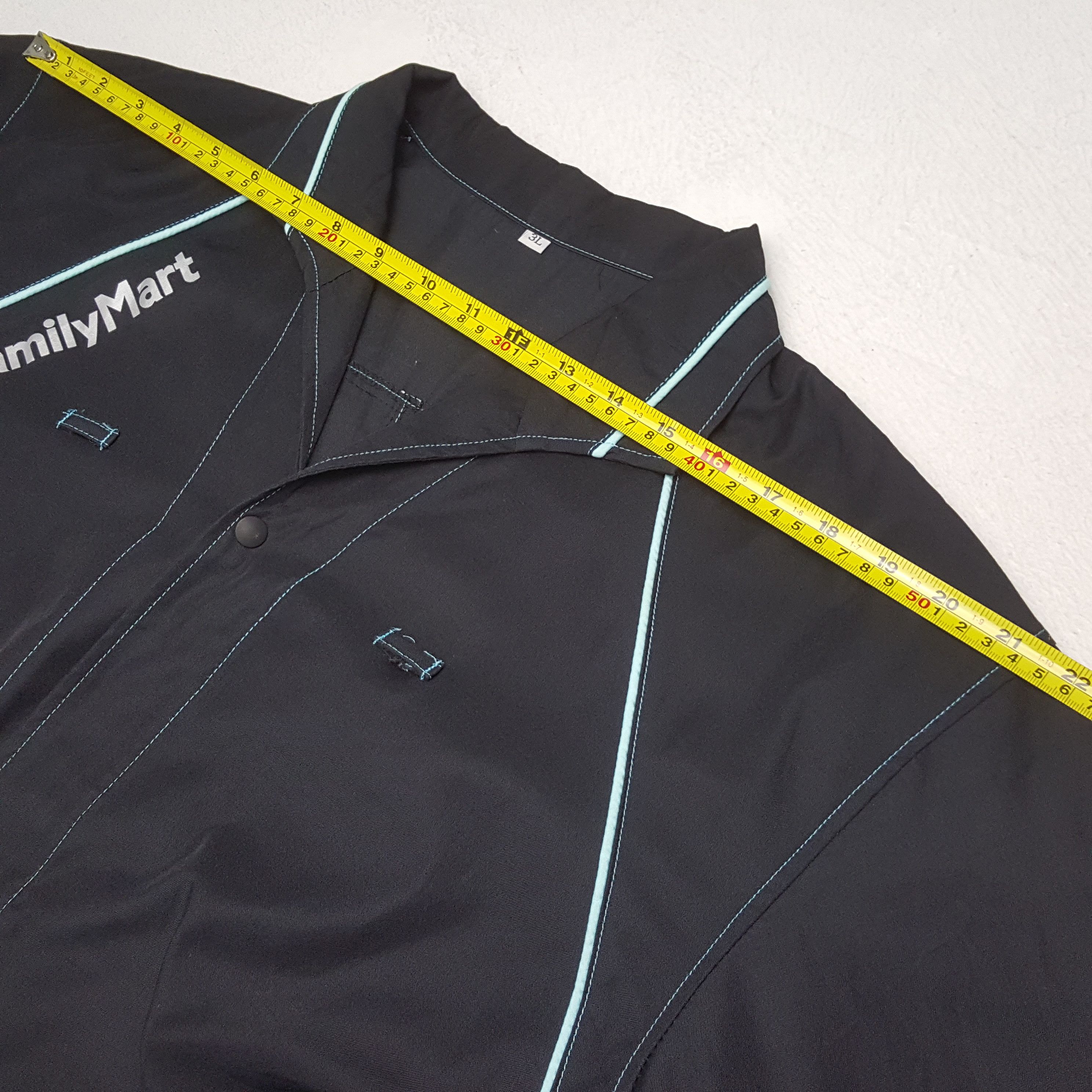 Vintage Family Mart Japanese Brand Workwear Jacket C299N65 Size US L / EU 52-54 / 3 - 4 Thumbnail