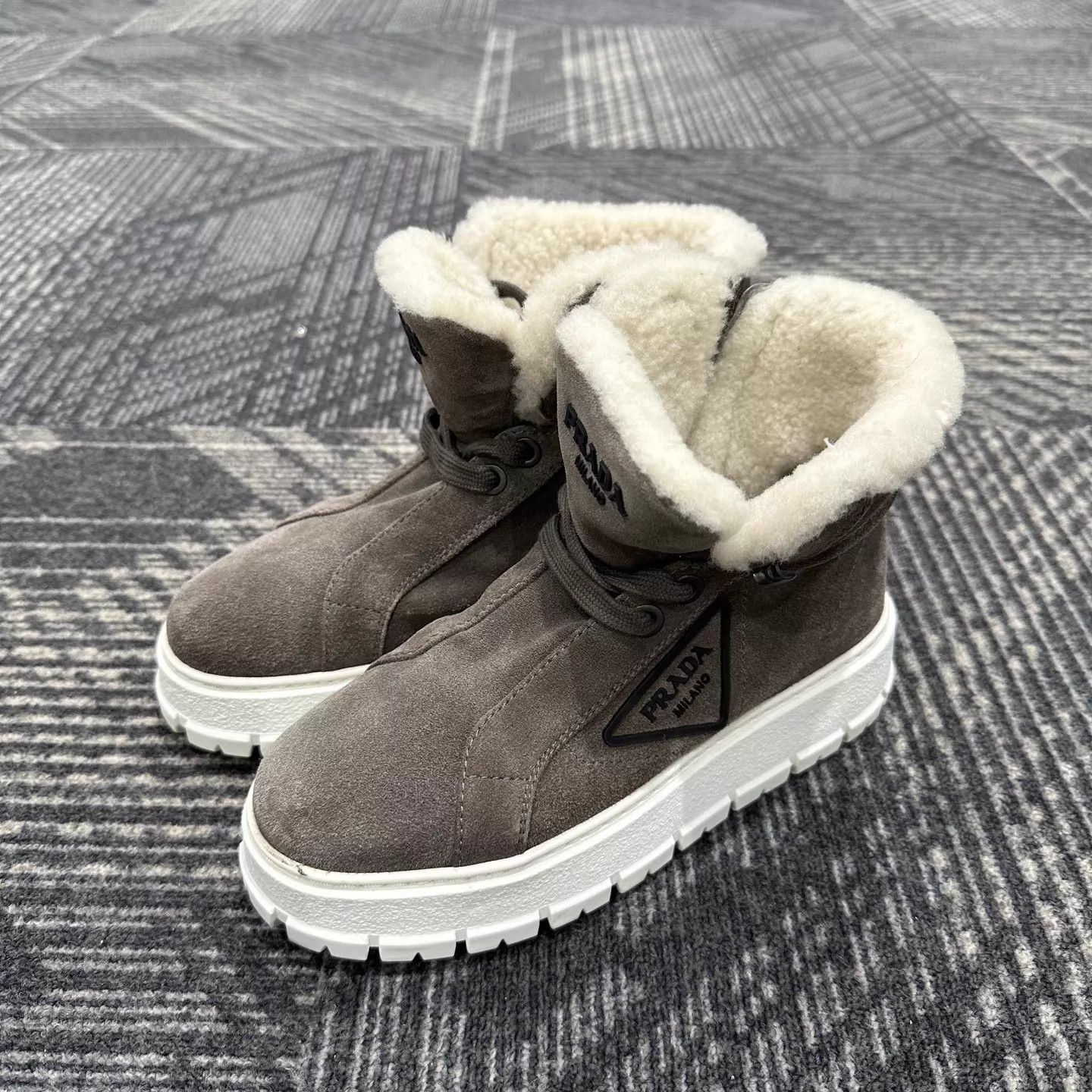 Prada Prada Biscuit Fleece-Lined Ankle Boots 35 99 New Size US 4.5 / IT 34.5 - 1 Thumbnail