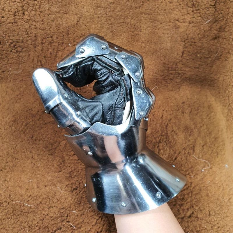 Vintage Balenciaga Inspiration Handmade Chevalier Knight Gauntlets Size ONE SIZE - 8 Thumbnail