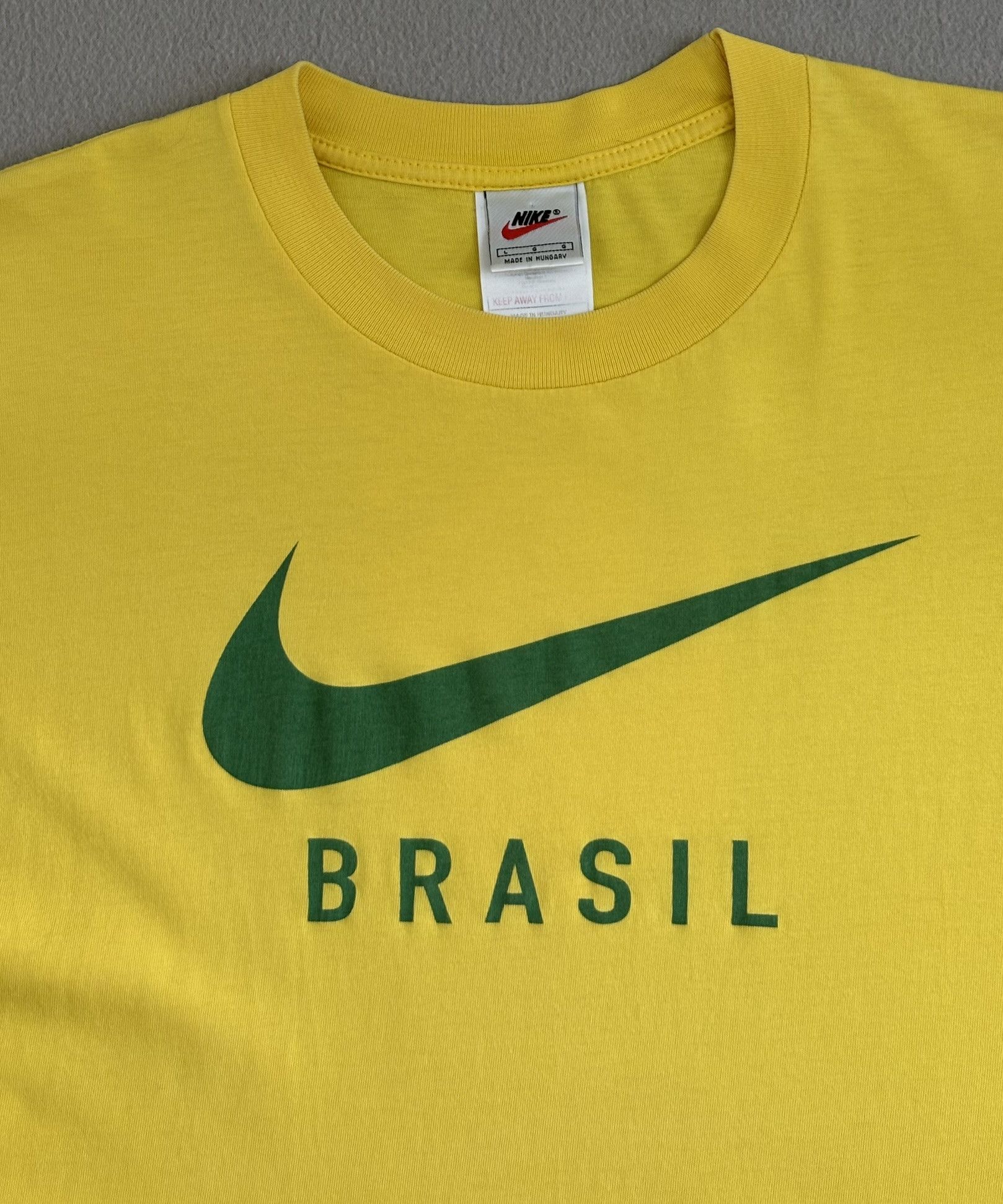 Nike T-Shirt Brazil 90s Nike vintage large Size US L / EU 52-54 / 3 - 6 Thumbnail