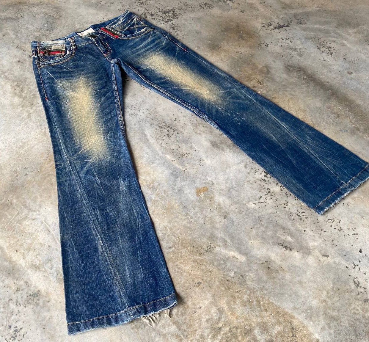 Japanese Brand VINTAGE LOLITA FLARED MUD-WASH RUSTY CLAWMARKS TWISTED SEAM Size US 29 - 3 Thumbnail