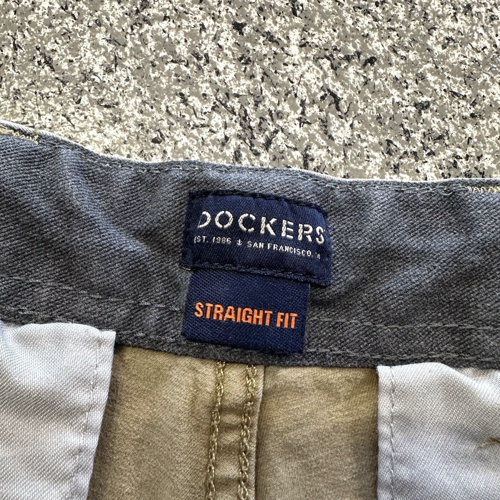 Dockers DOCKERS Pants Mens 33x30 Straight Fit Cotton Chino Stretch Khaki Beige Shirt? Size US 33 - 4 Thumbnail