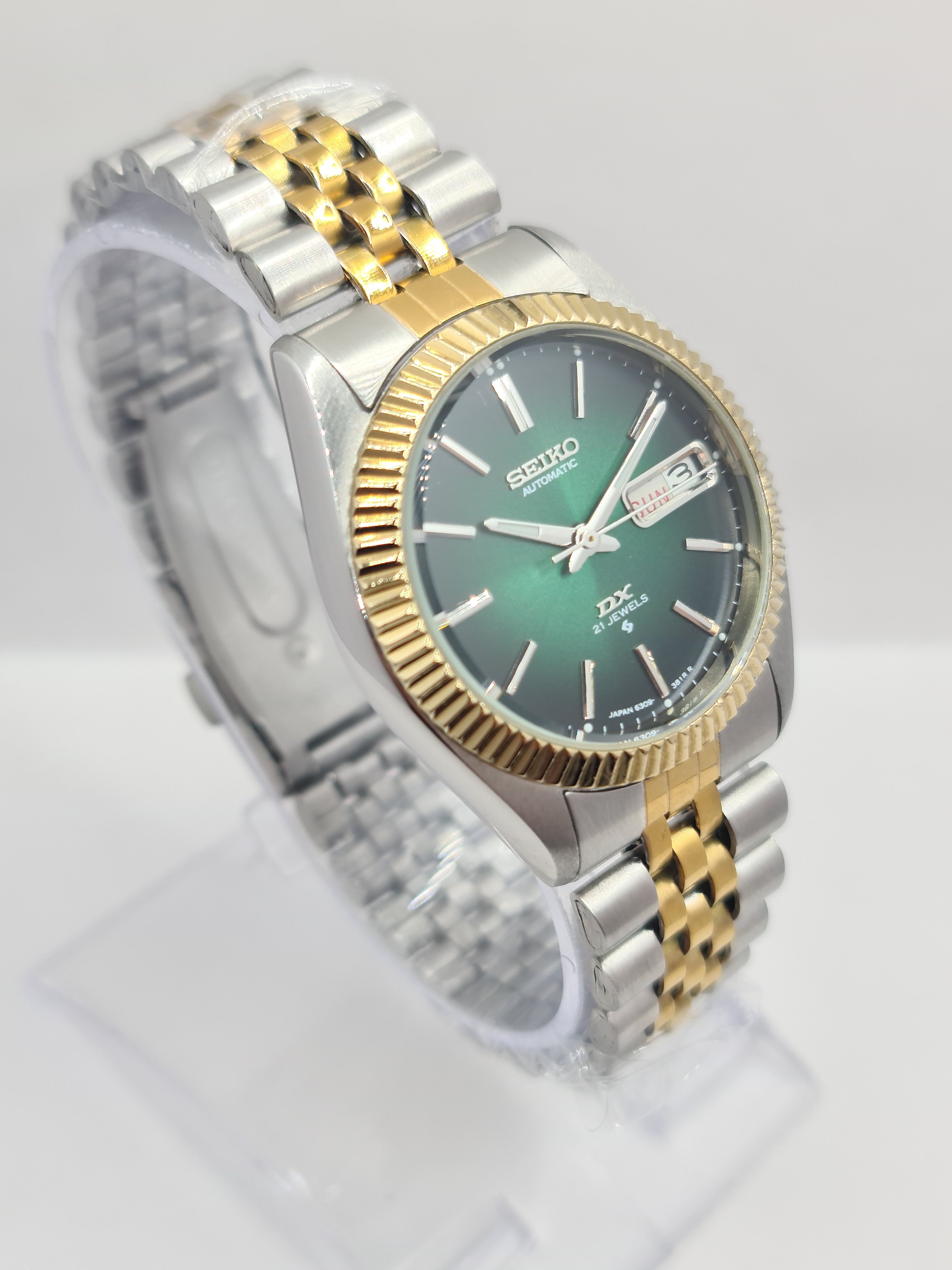 Japanese Brand Seiko DX Automatic Fluted Bazel Day/Date Japan Size 36 - 2 Thumbnail