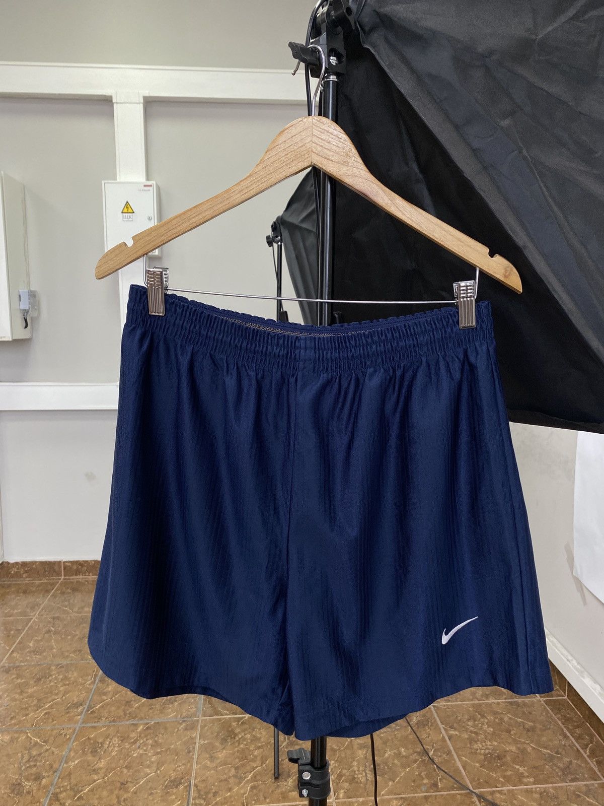 Nike 🇺🇸 Vintage 90s Nike Soccer Shorts Rare Retro Y2K Hype Size US 32 / EU 48 - 1 Thumbnail