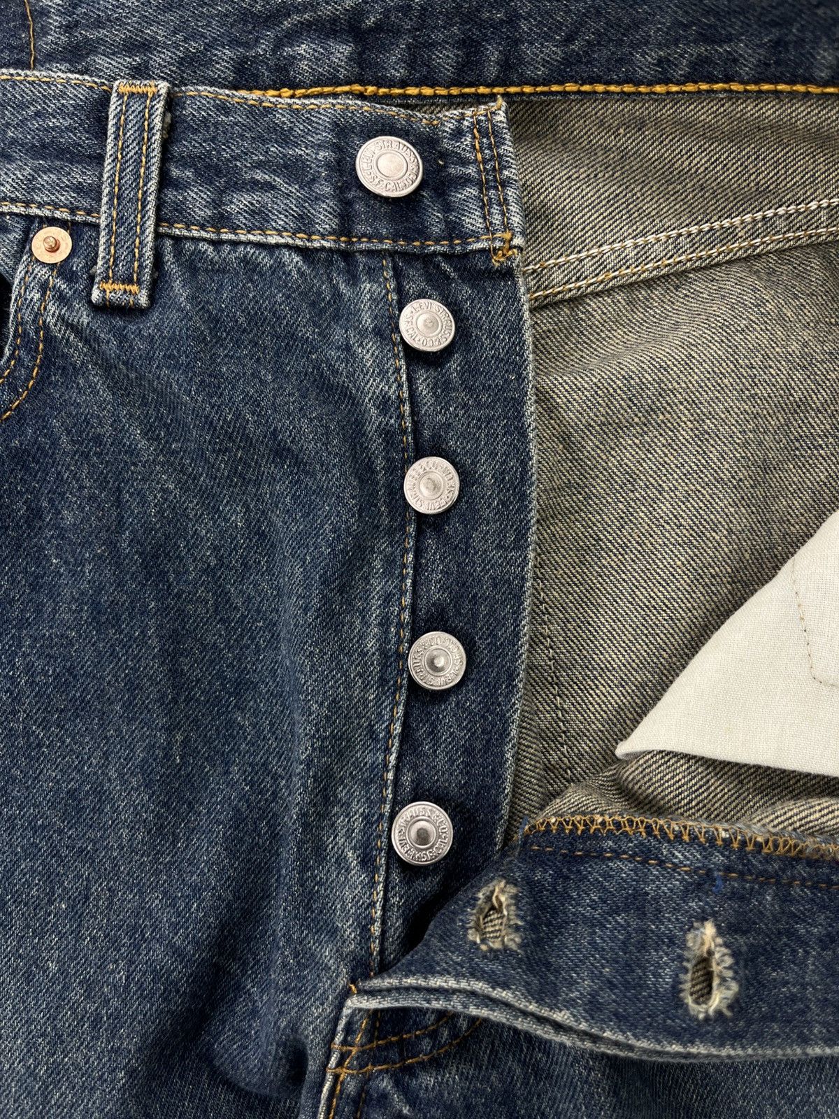 Levi's Vintage Clothing 🇺🇸1990s Vintage Levis 501 USA Straight 31x32 Faded Blue Jeans Size US 31 - 7 Thumbnail