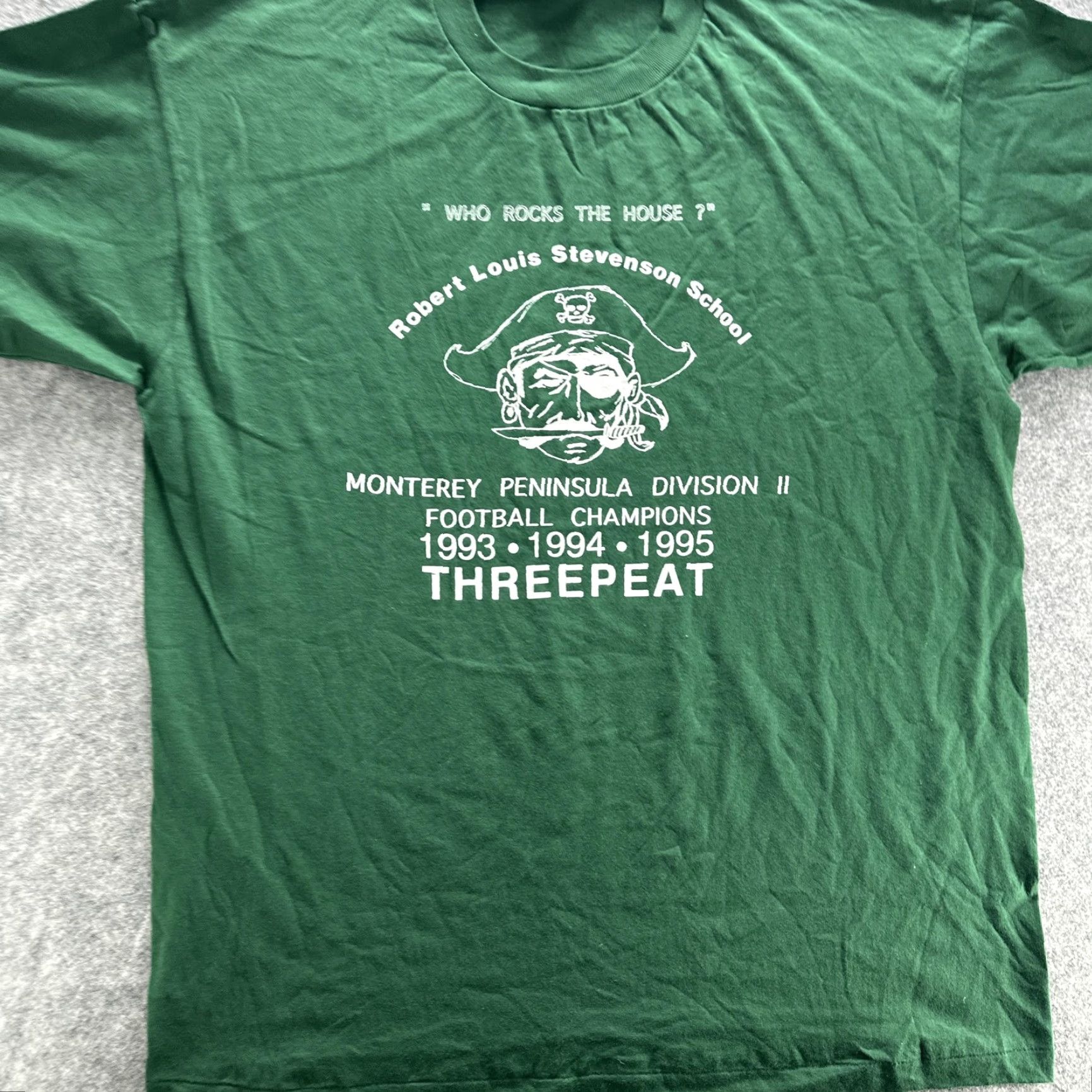 Vintage VINTAGE Robert Louis Stevenson School Shirt Mens XL Green Football Threepeat 90s Pirates Rock the House T-Shirt Size US XL / EU 56 / 4 - 4 Thumbnail