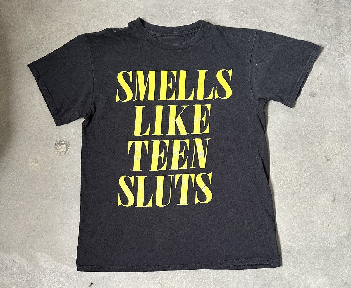 Vintage VINTAGE SMELLS LIKE TEEN SLUTS NIRVANA TEE Size US M / EU 48-50 / 2 - 1 Thumbnail