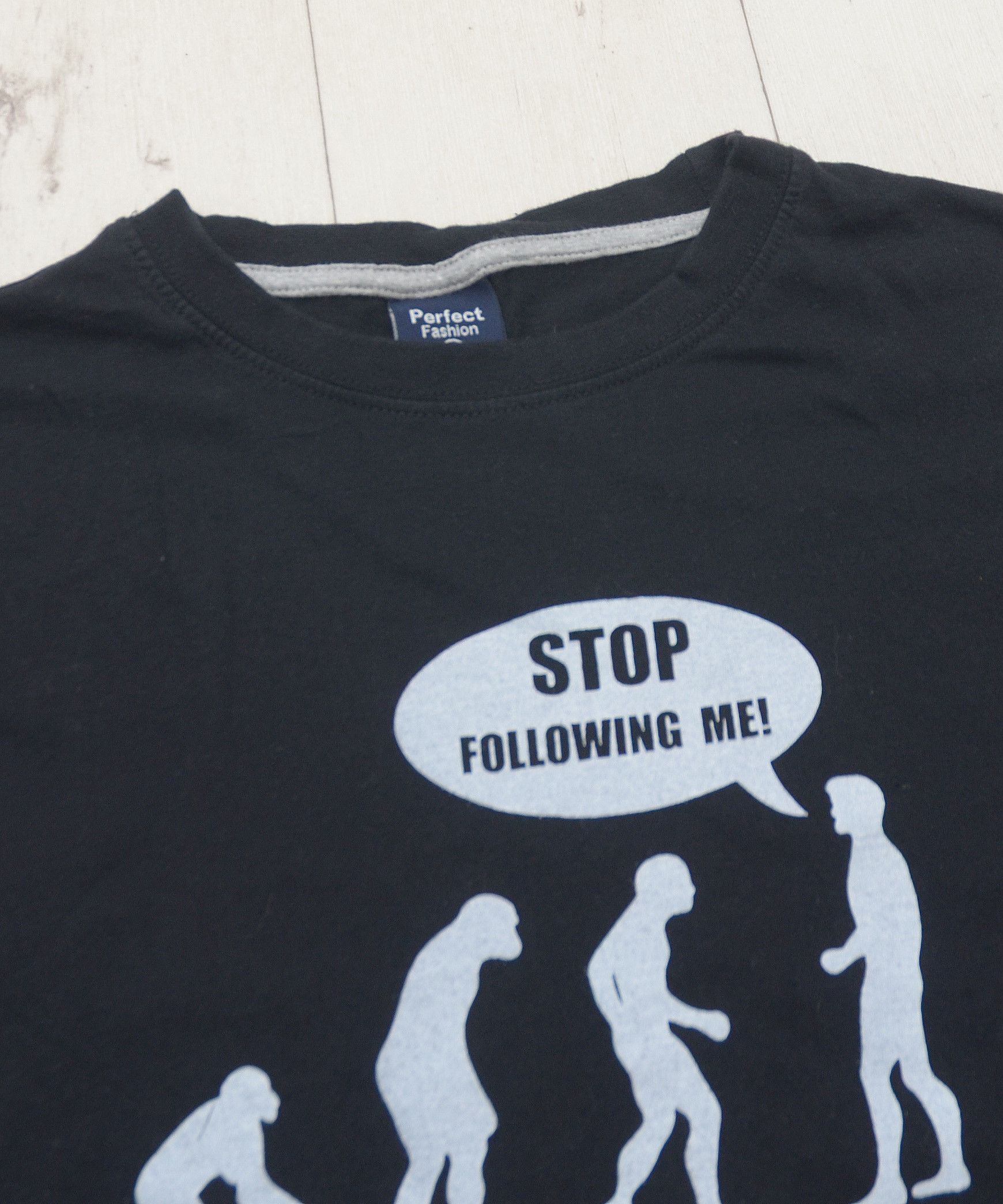 Vintage Vintage Stop Following Me 00s Evolution Humor Tee Slogan Size US M / EU 48-50 / 2 - 3 Thumbnail