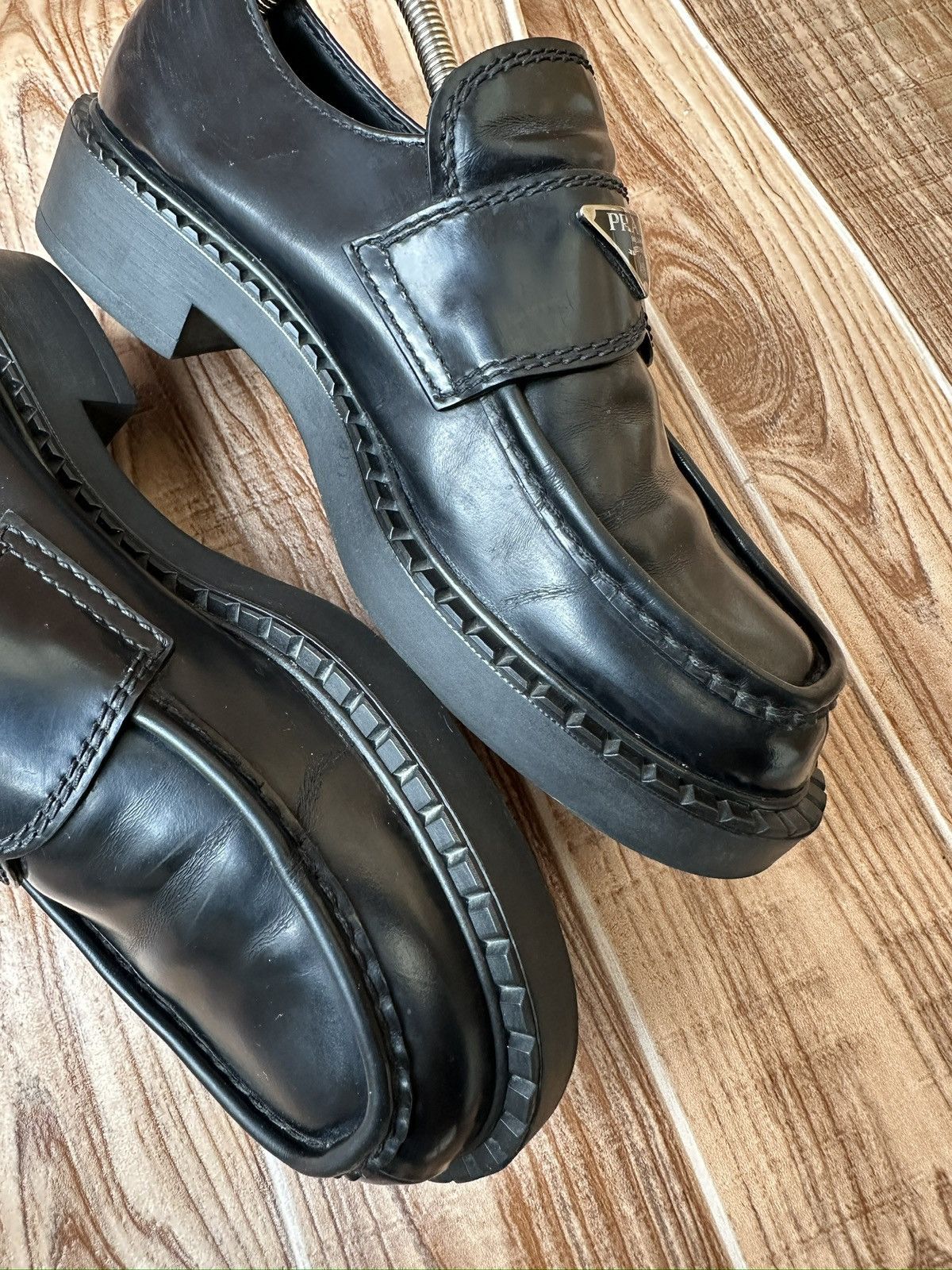 Prada Prada Brushed Leather Logo Loafers Size US 7.5 / EU 40-41 - 11 Thumbnail