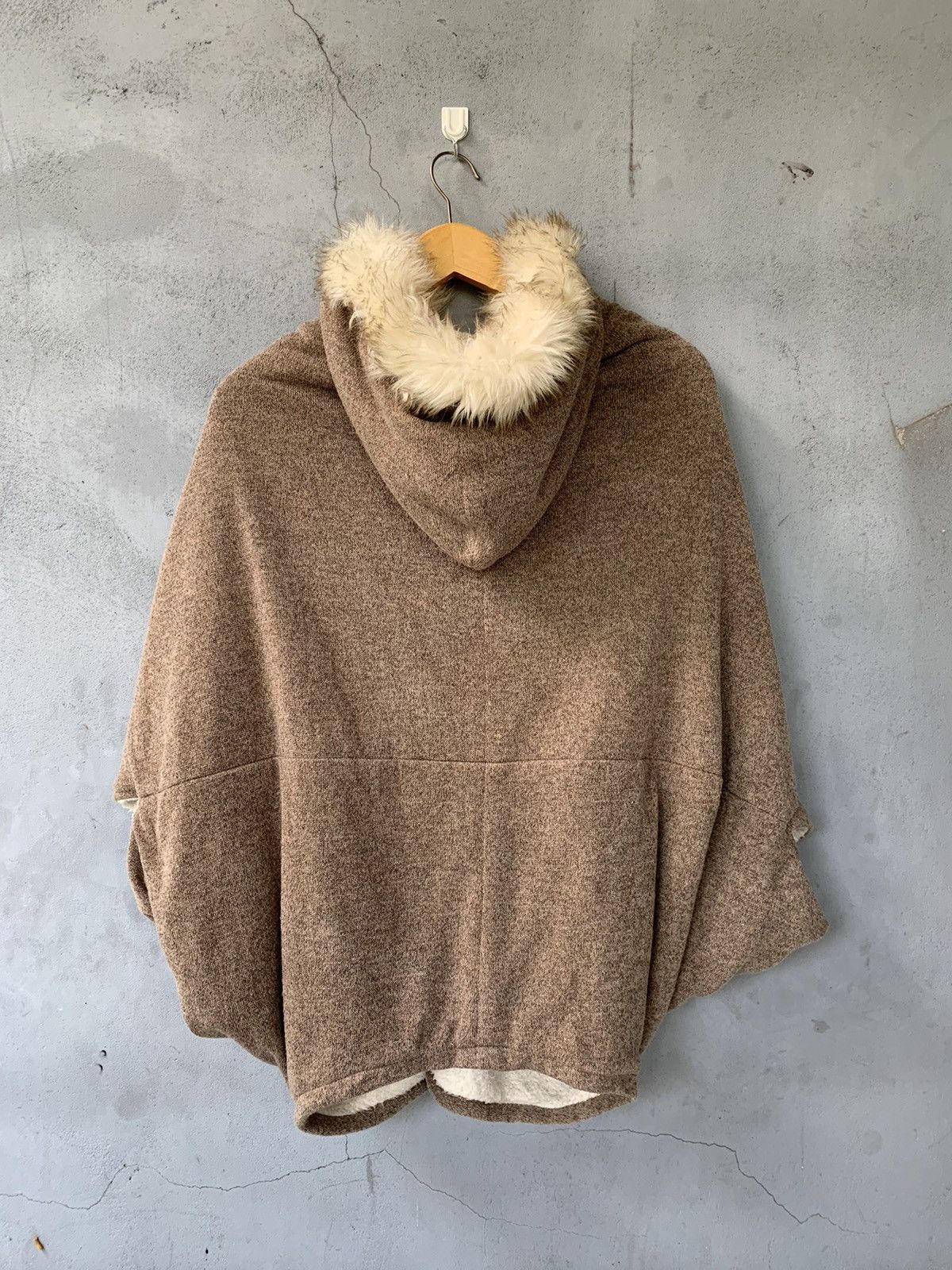 If Six Was Nine × Japanese Brand × Le Grande Bleu (L.G.B.) Japanese brand Fur Hoodie ifsixwasnine Lgb Style Size US S / EU 44-46 / 1 - 3 Thumbnail
