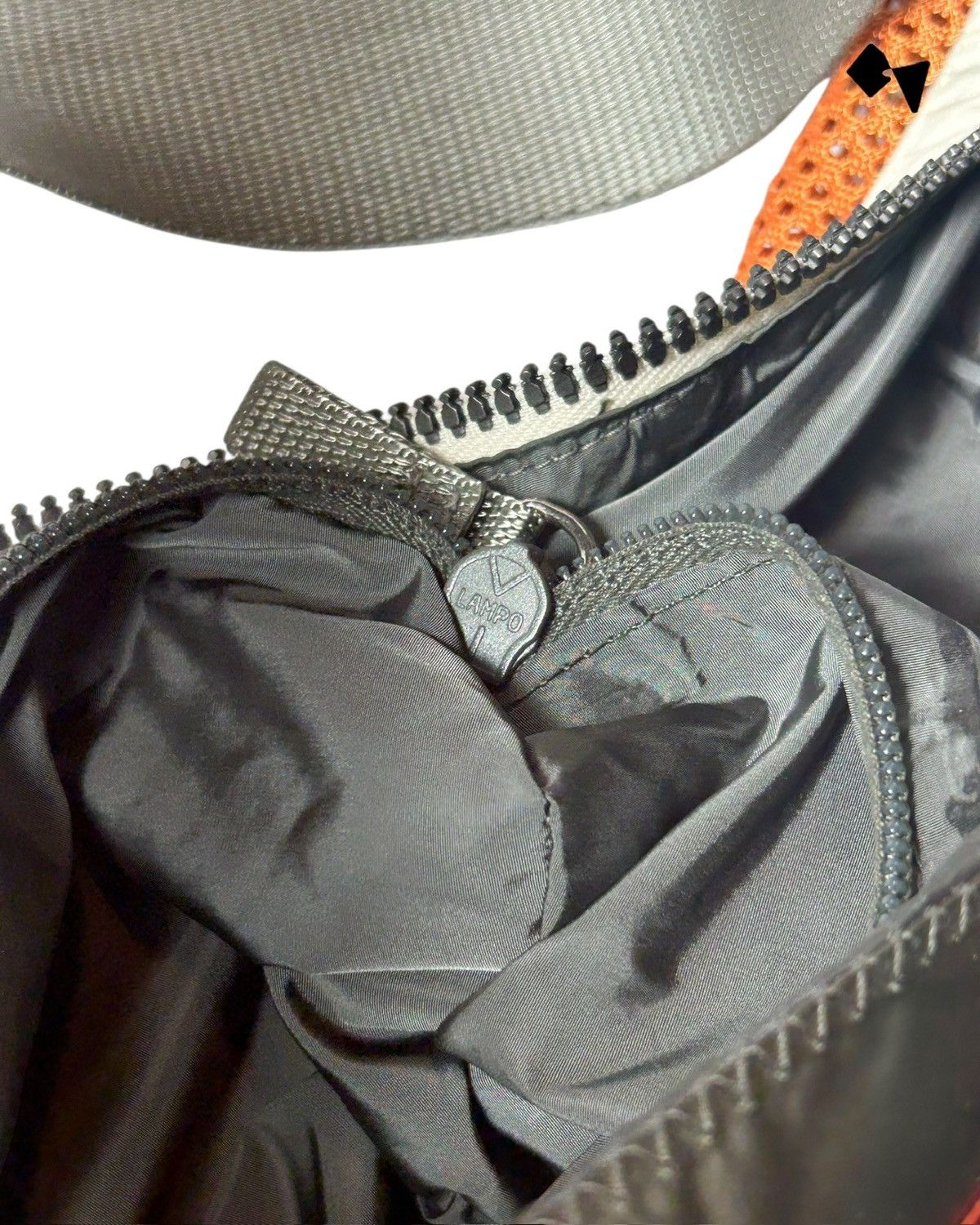 Prada SS2002 Prada Sling bag Size ONE SIZE - 9 Thumbnail