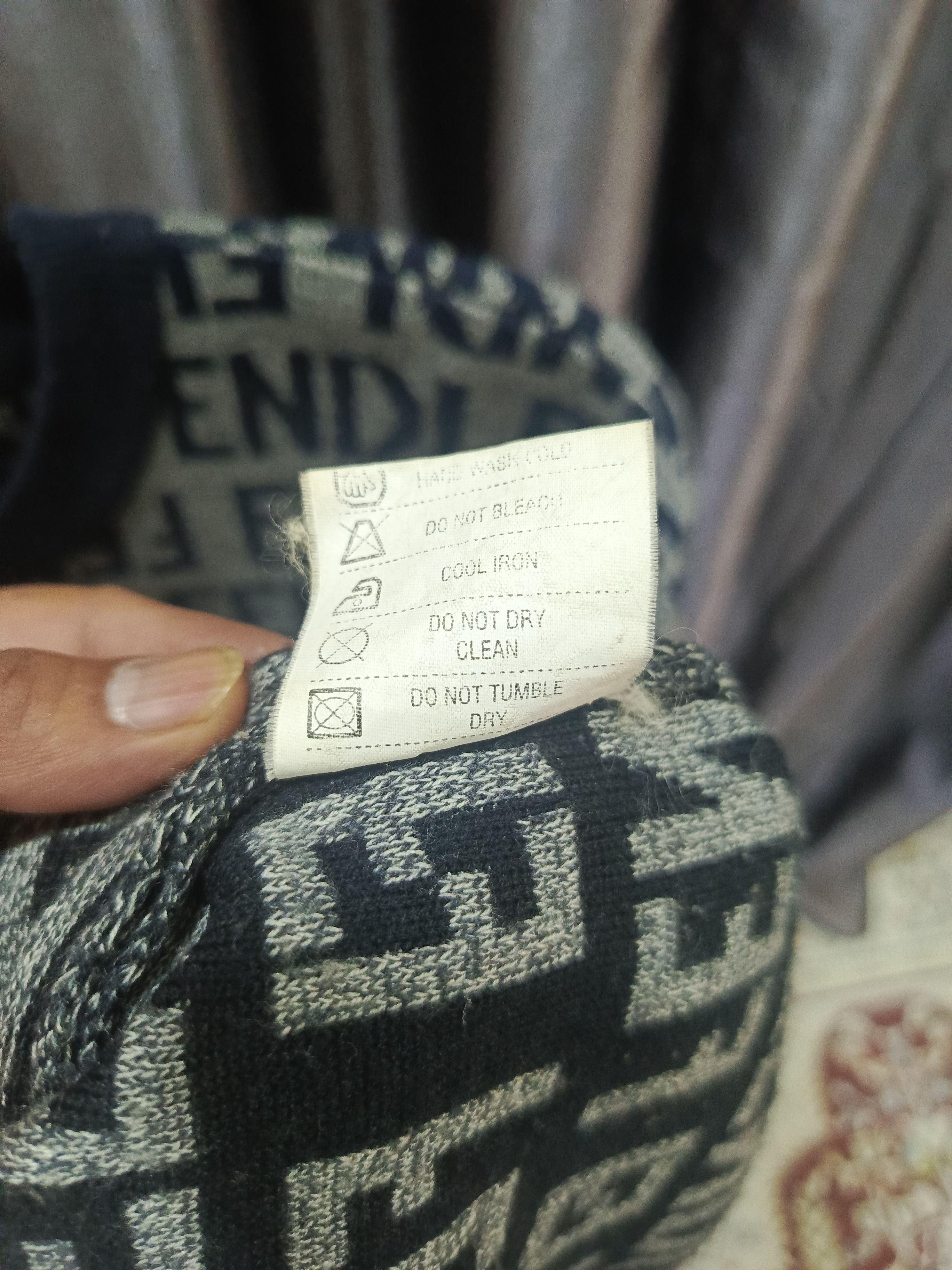 Fendi Fendi crewneck sweater with the FF logo or Zucca monogram Size US L / EU 52-54 / 3 - 3 Thumbnail
