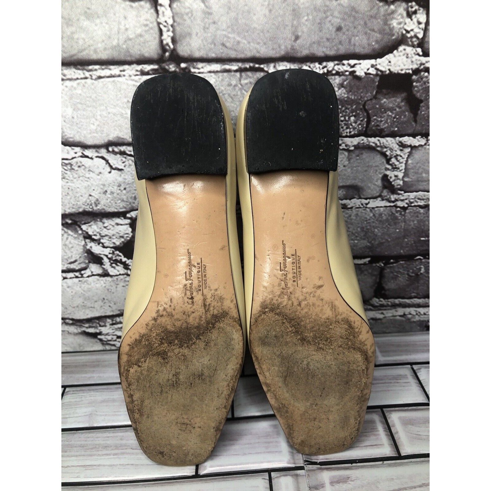 Salvatore Ferragamo Salvatore Ferragamo Marissa Nude Leather Black Cap Toe Pumps Size US 8.5 / IT 38.5 - 10 Thumbnail