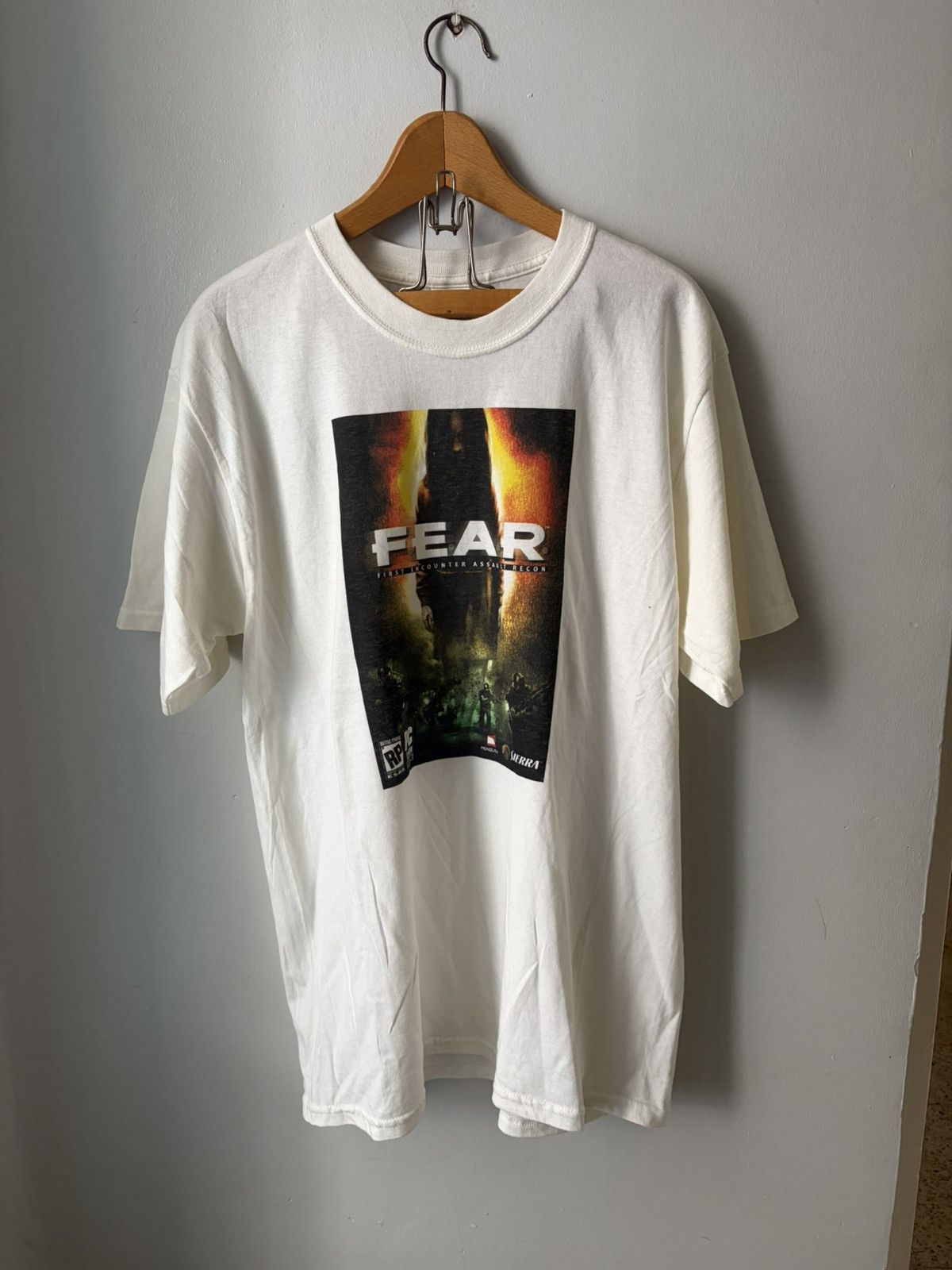 Gildan Vintage FEAR First Encounter Assault Recon Video Game tee Size US L / EU 52-54 / 3 - 1 Thumbnail