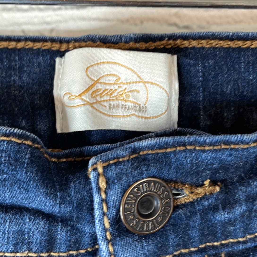 Levi's VINTAGE Levi’s 512 San Francisco Bermuda Jeans Shorts Women size 8 Blue Slimming Perfectly Slimming Size 30" / US 8 / IT 44 - 3 Thumbnail