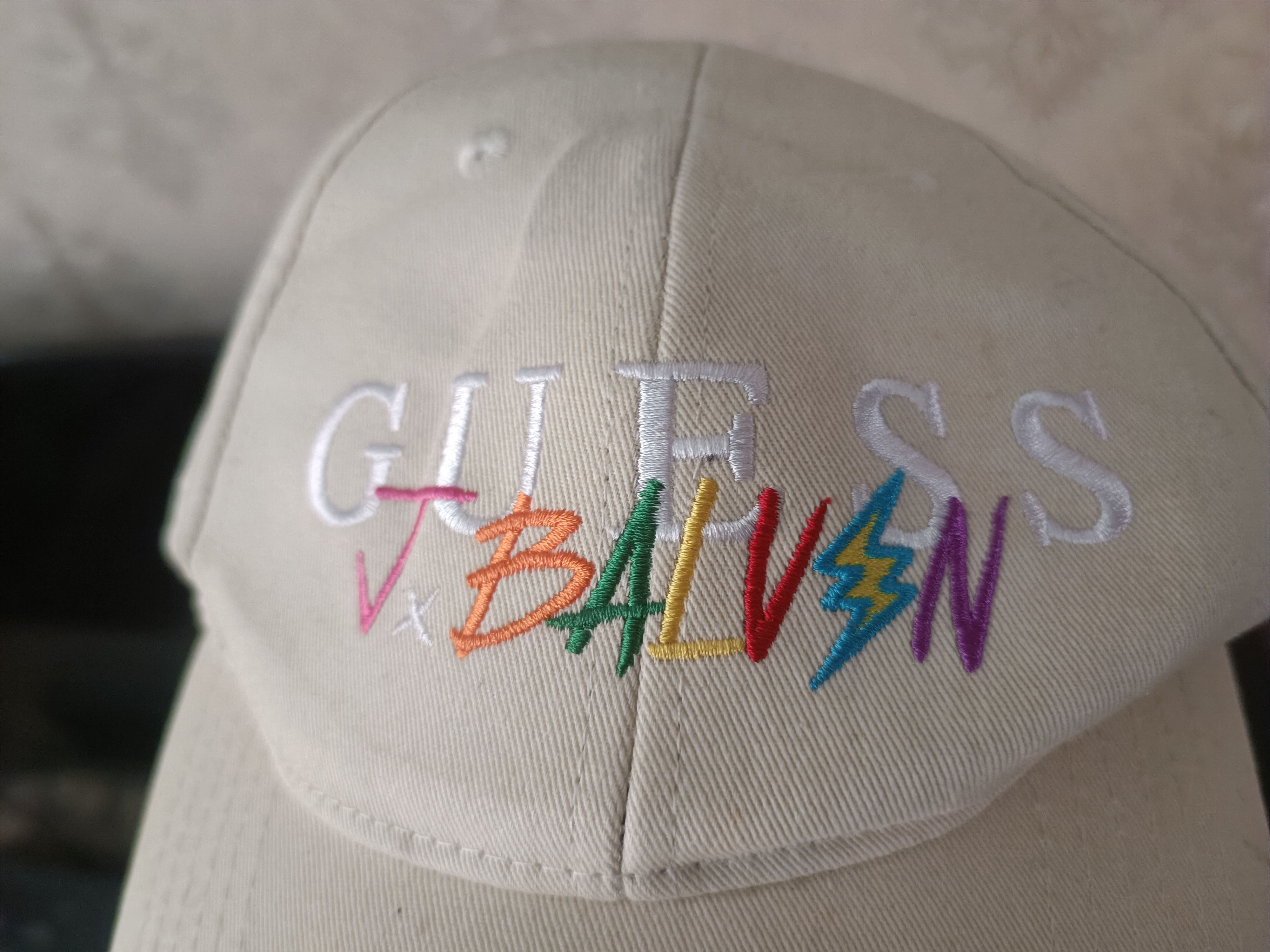 Guess × J Balvin 💥Guees x J Balvin Cap Size ONE SIZE - 4 Thumbnail