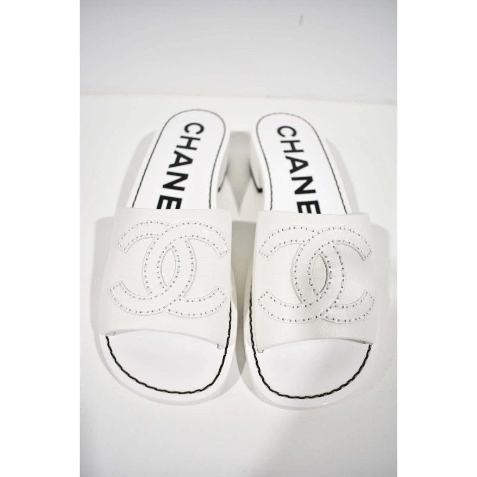Chanel Chanel 22S White Calfskin Leather CC Logo Mules Slide Size US 8 / IT 38 - 8 Thumbnail