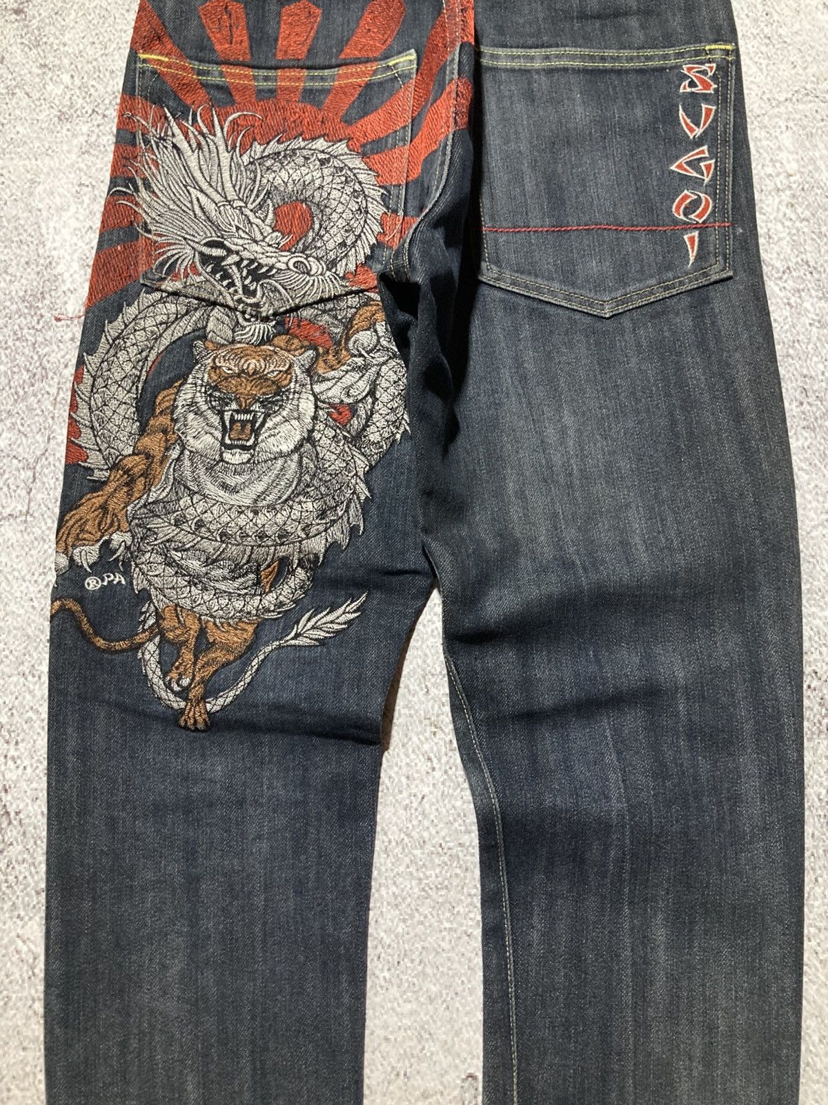 Japanese Brand 2000s Sugoi Tatto Embroidery Dragon Tiger Denim Jeans Size US 29 - 6 Thumbnail
