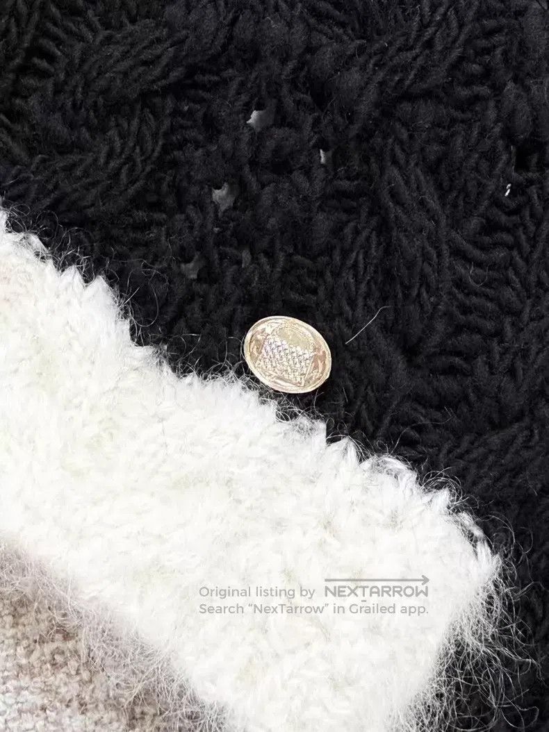 Chanel Chanel Hollow-in-sleeved plush sweater Size XXS / US 00 / IT 34 - 4 Thumbnail
