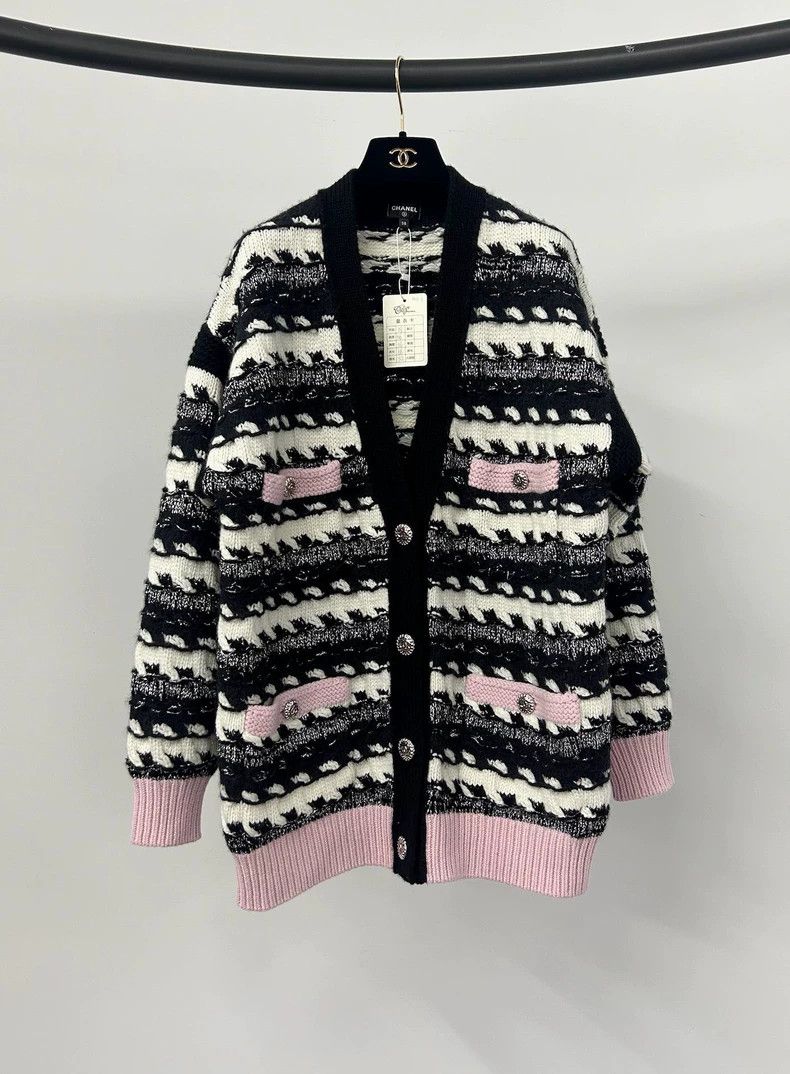 Chanel Chanel Pink and black striped cashmere cardigan coat Size XS / US 0-2 / IT 36-38 - 1 Thumbnail