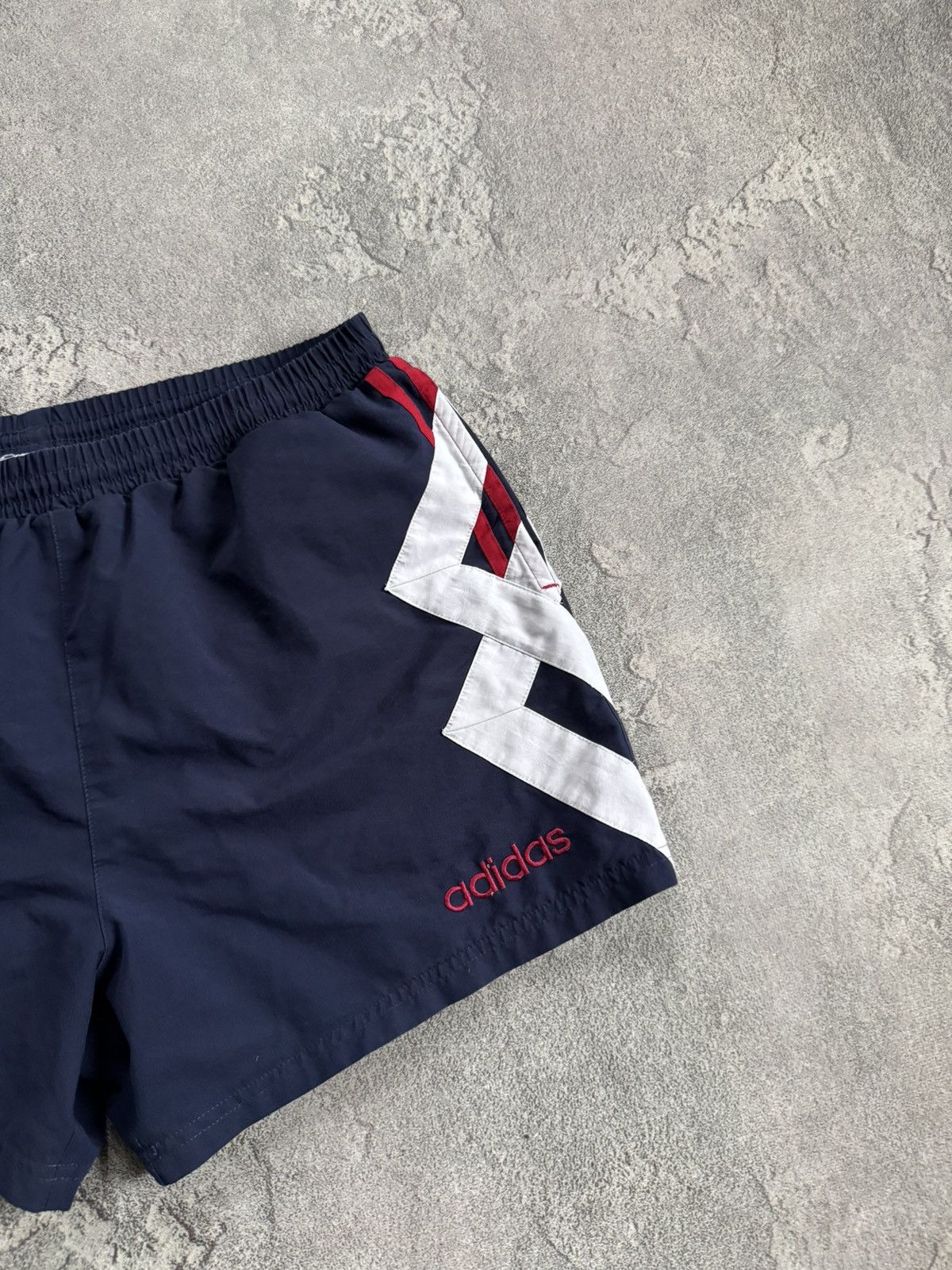 Adidas Adidas M/size vintage shorts 🩳 vintage retro Size US 32 / EU 48 - 6 Thumbnail