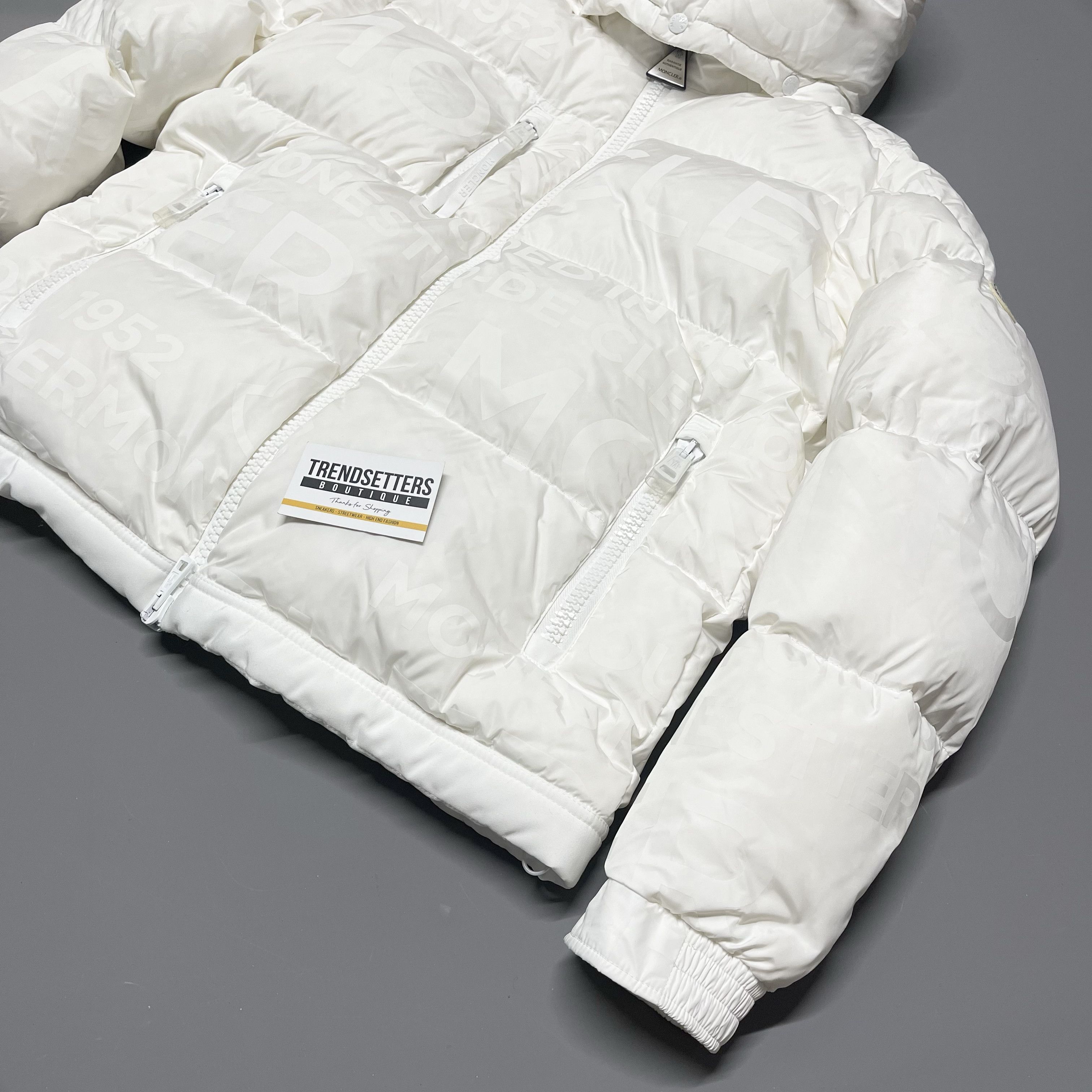 Moncler Moncler mens Tarentaise white down puffer jacket Size 4 XL Size US XL / EU 56 / 4 - 10 Thumbnail