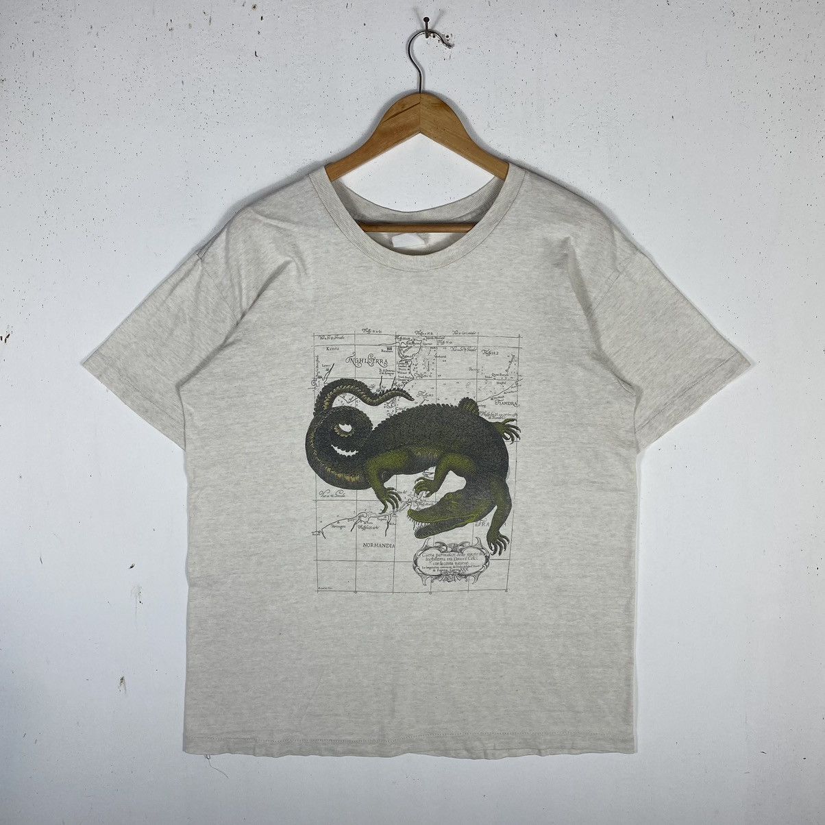 Banana Republic Vintage 90s BANANA REPUBLIC Lizard Graphic Tee Size US L / EU 52-54 / 3 - 2 Thumbnail