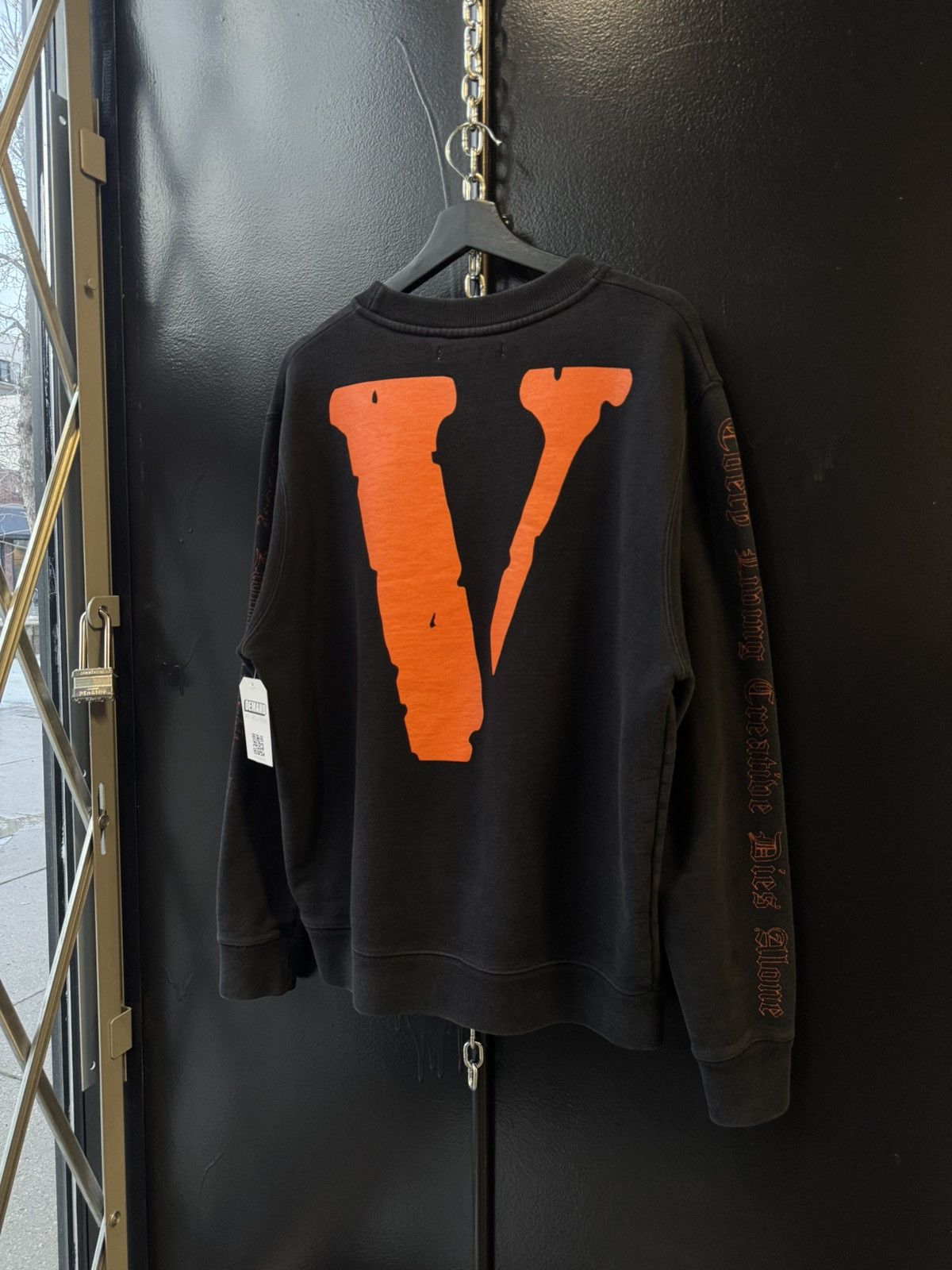 Off-White × Vlone RARE OFF WHITE X VLONE CREWNECK Size US M / EU 48-50 / 2 - 2 Thumbnail