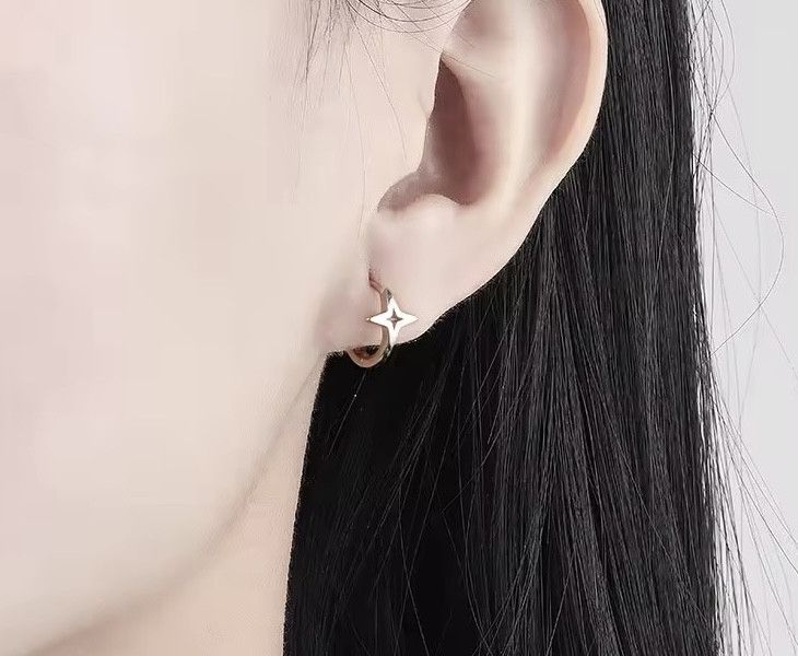 Jewelry Silver Hollow Small Star Earrings Size ONE SIZE - 1 Thumbnail