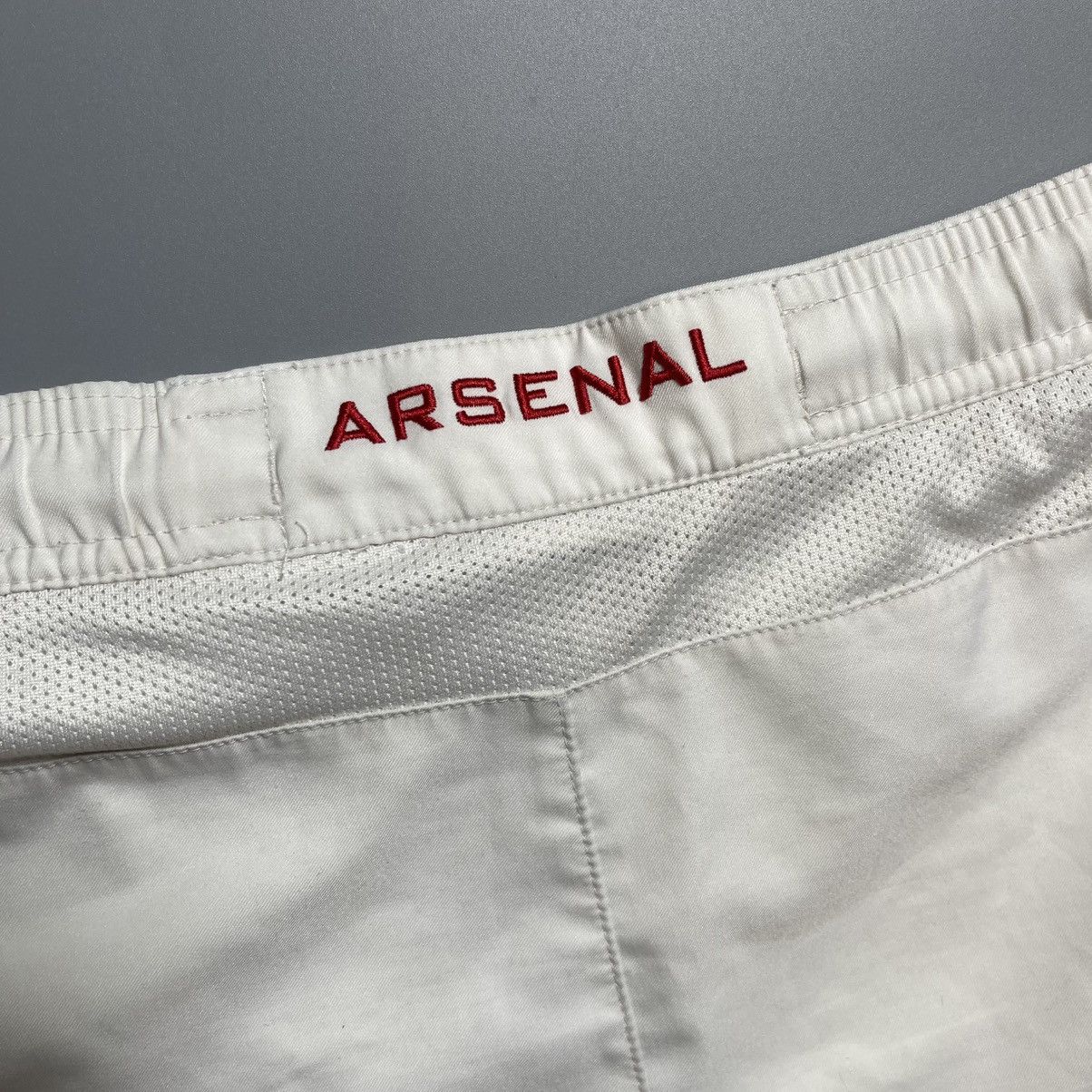 Nike × Vintage ARSENAL NIKE 2011/2012 FOOTBALL HOME SHORTS #10 VAN PERSIE Size US 34 / EU 50 - 12 Thumbnail