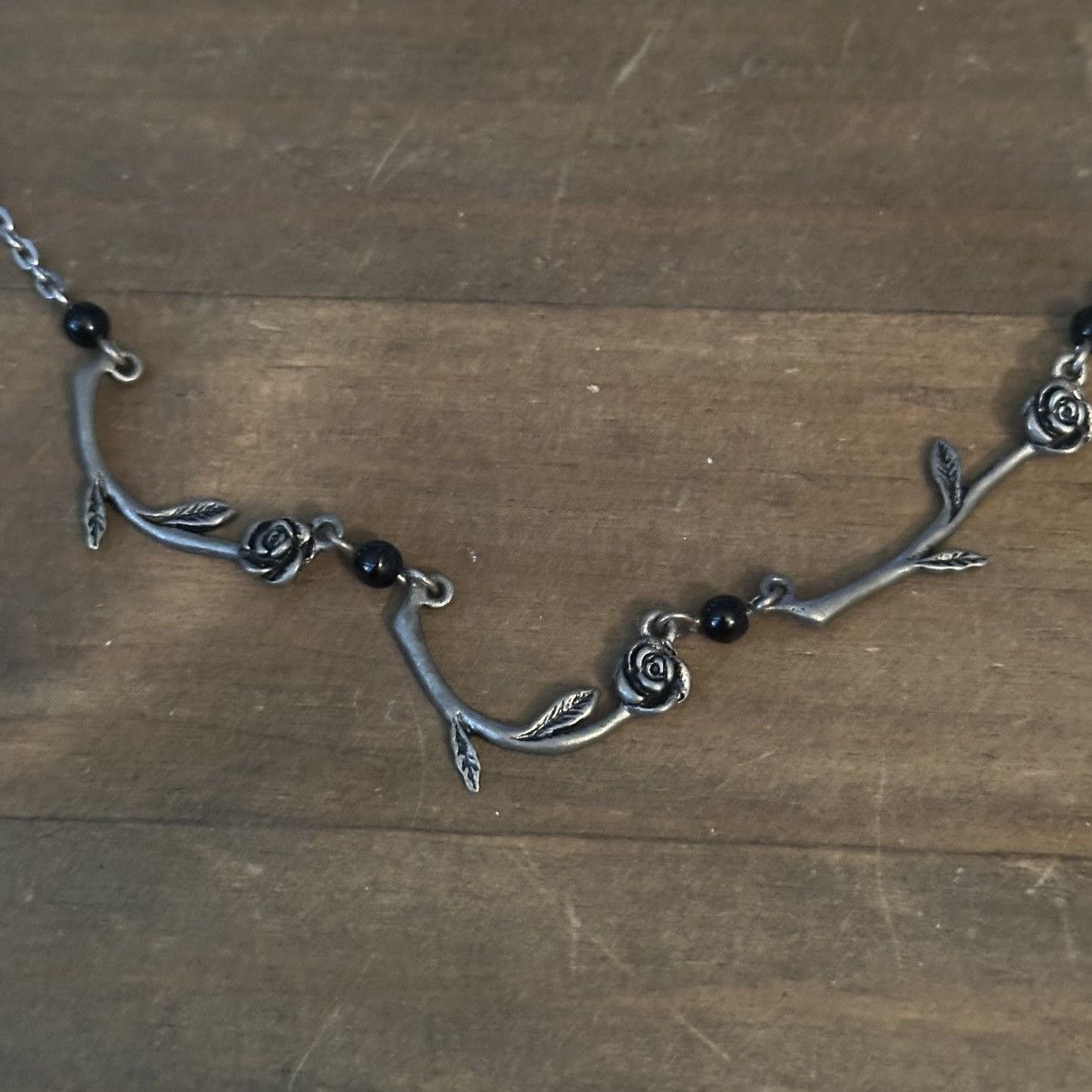 Vintage Vintage silver tone long stem roses link necklace Size ONE SIZE - 3 Thumbnail